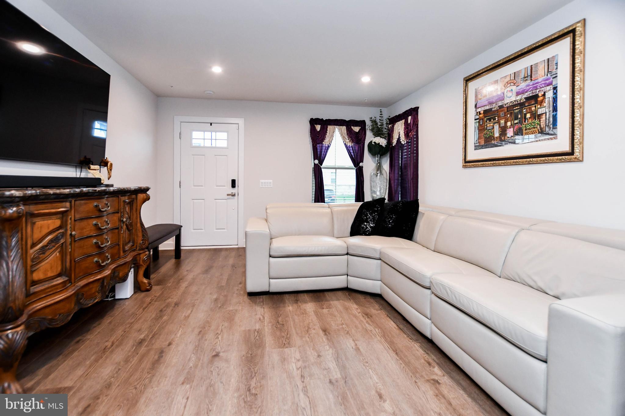 14365 LONGHOUSE LOOP