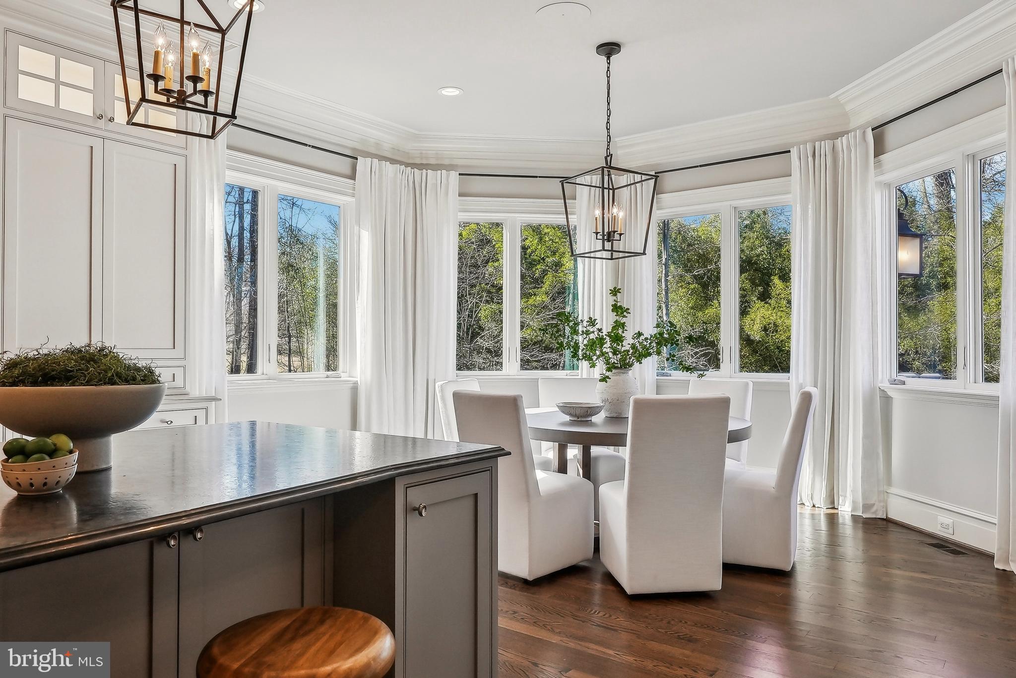 WOODSIDE ESTATES - Residential