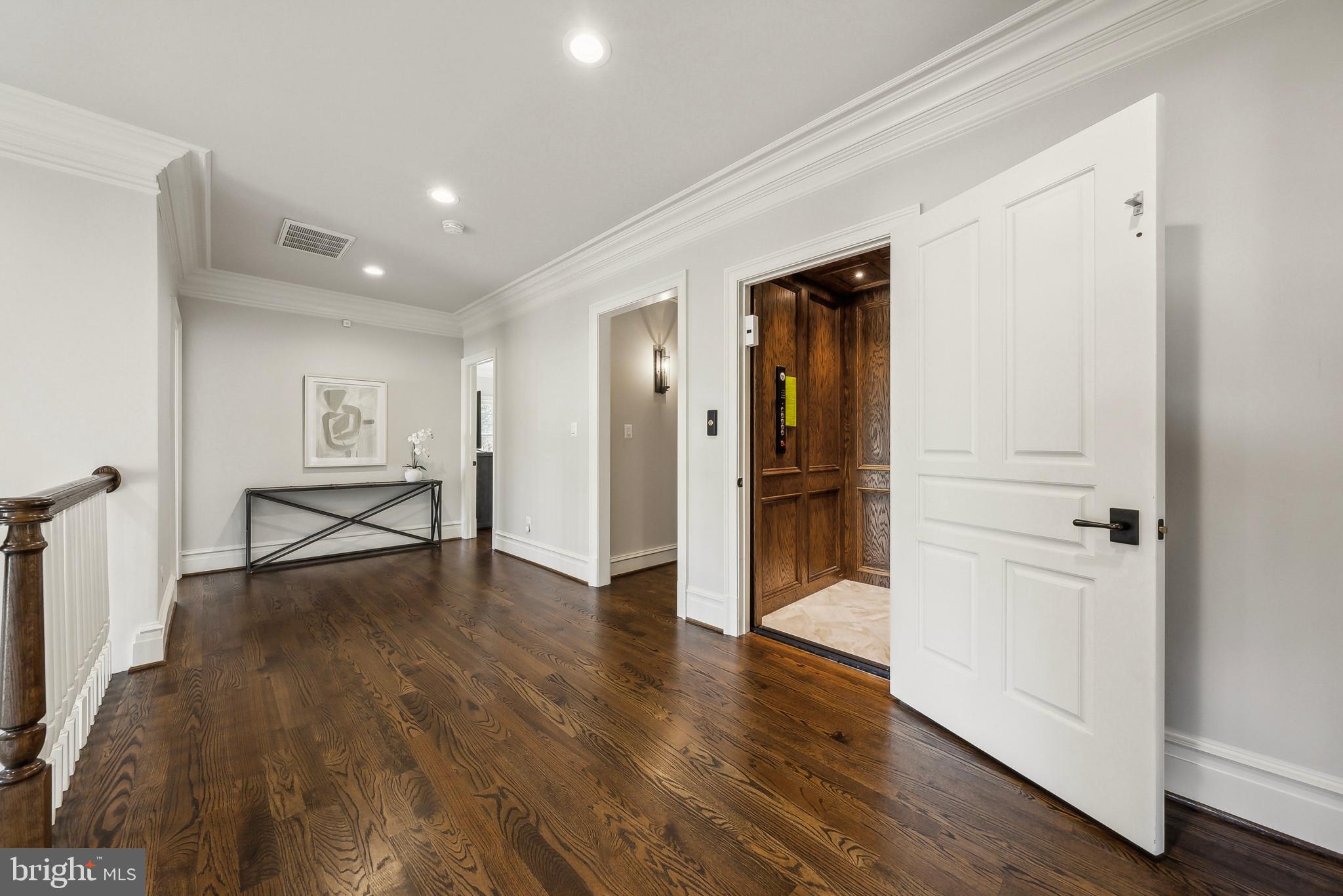 WOODSIDE ESTATES - Residential