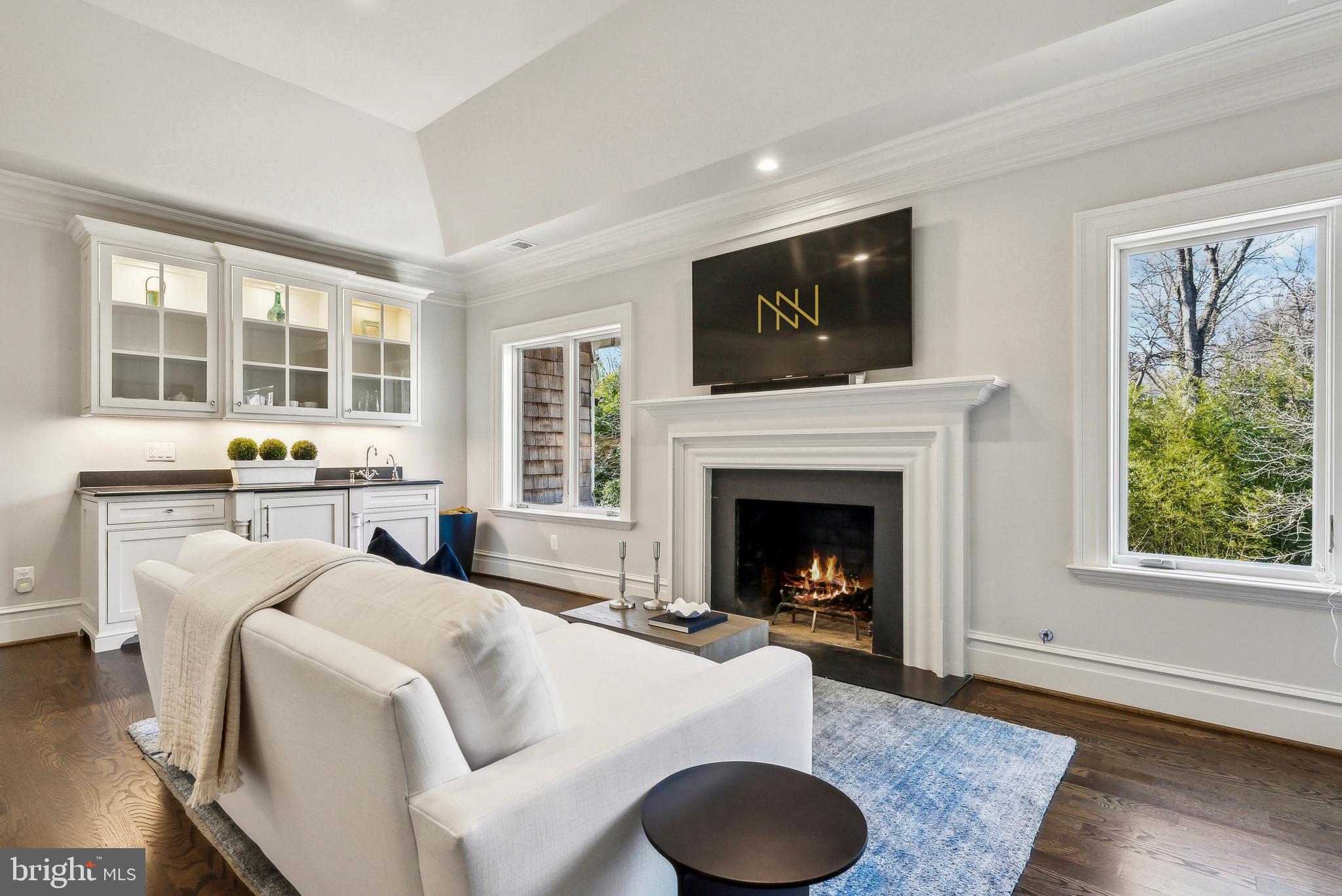 WOODSIDE ESTATES - Residential