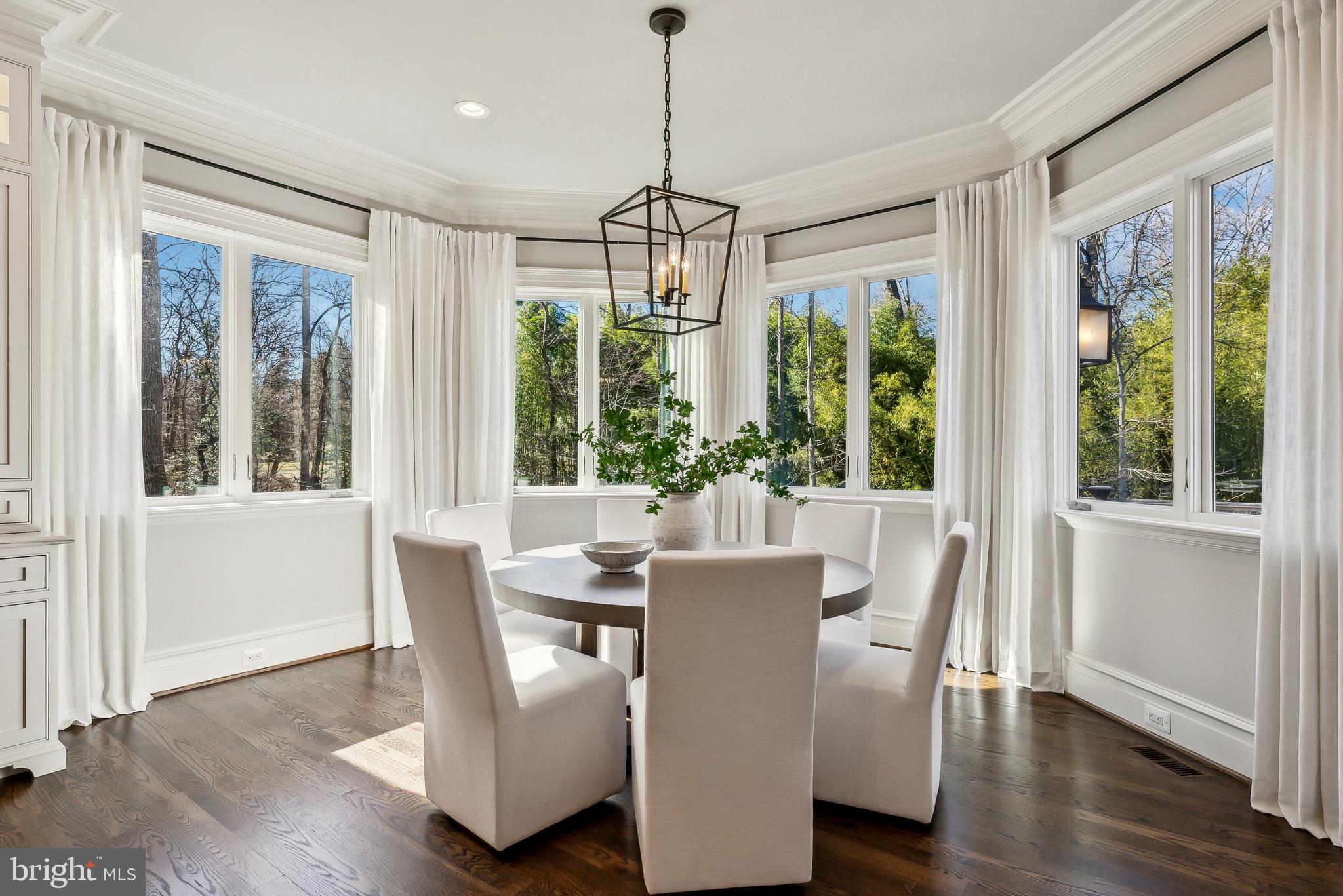 WOODSIDE ESTATES - Residential