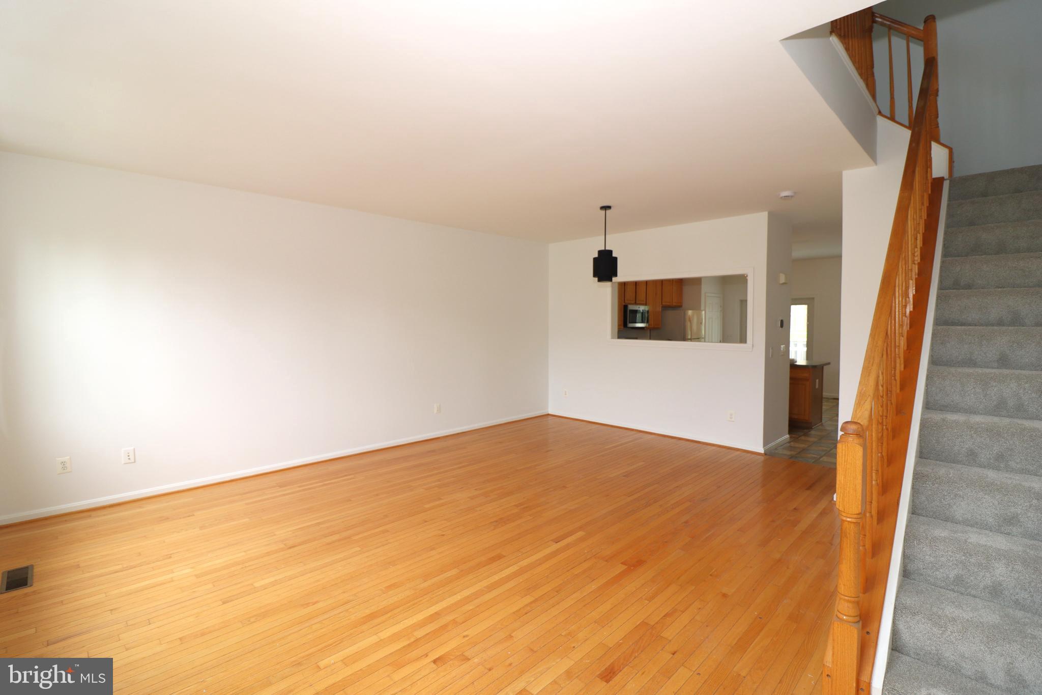 52 QUARTERPOLE COURT