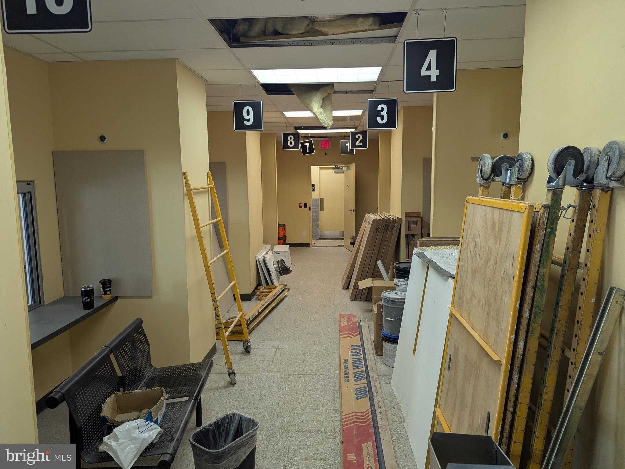 MERIDIAN POINTE - Commercial Lease