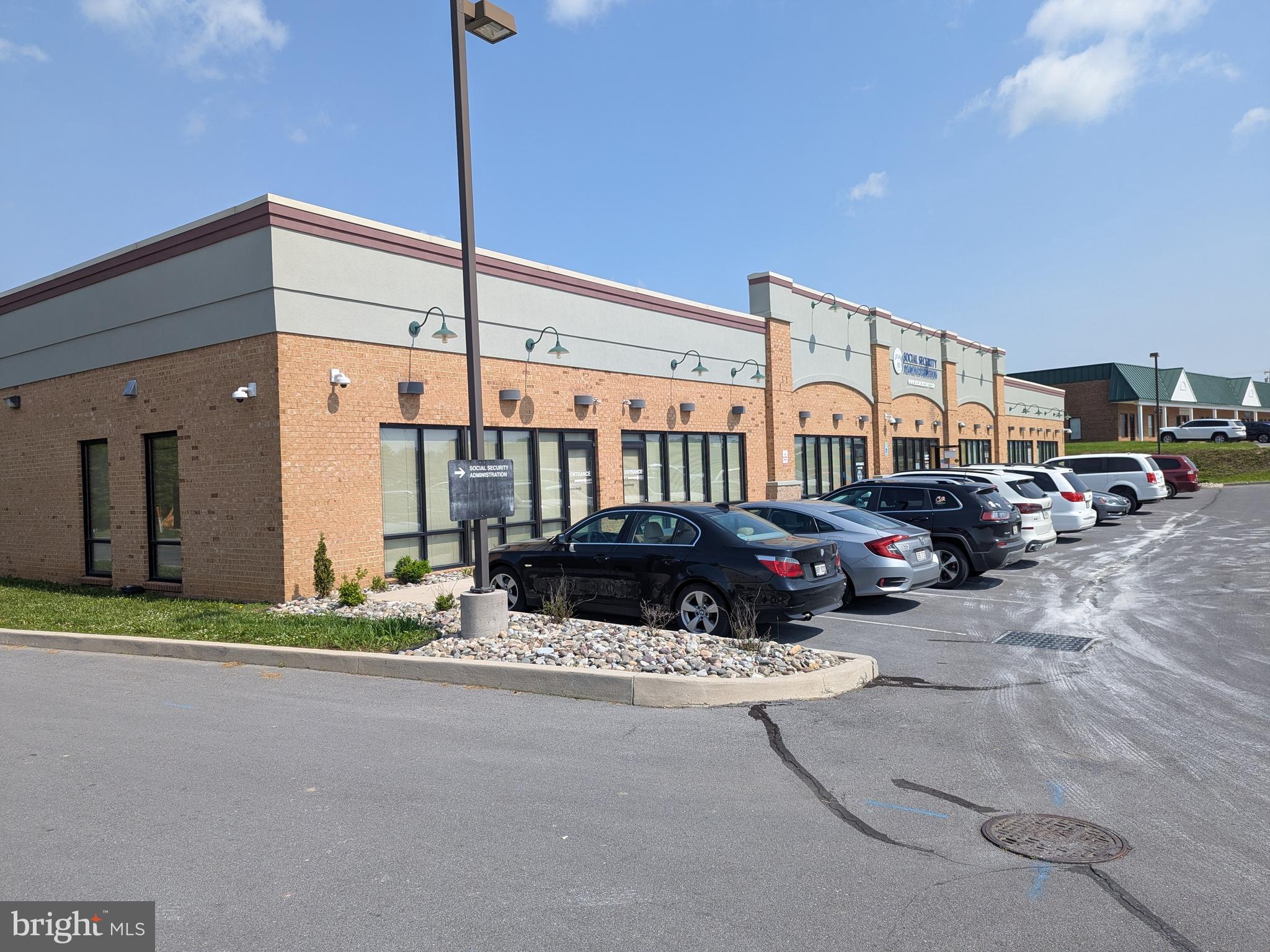 MERIDIAN POINTE - Commercial Lease