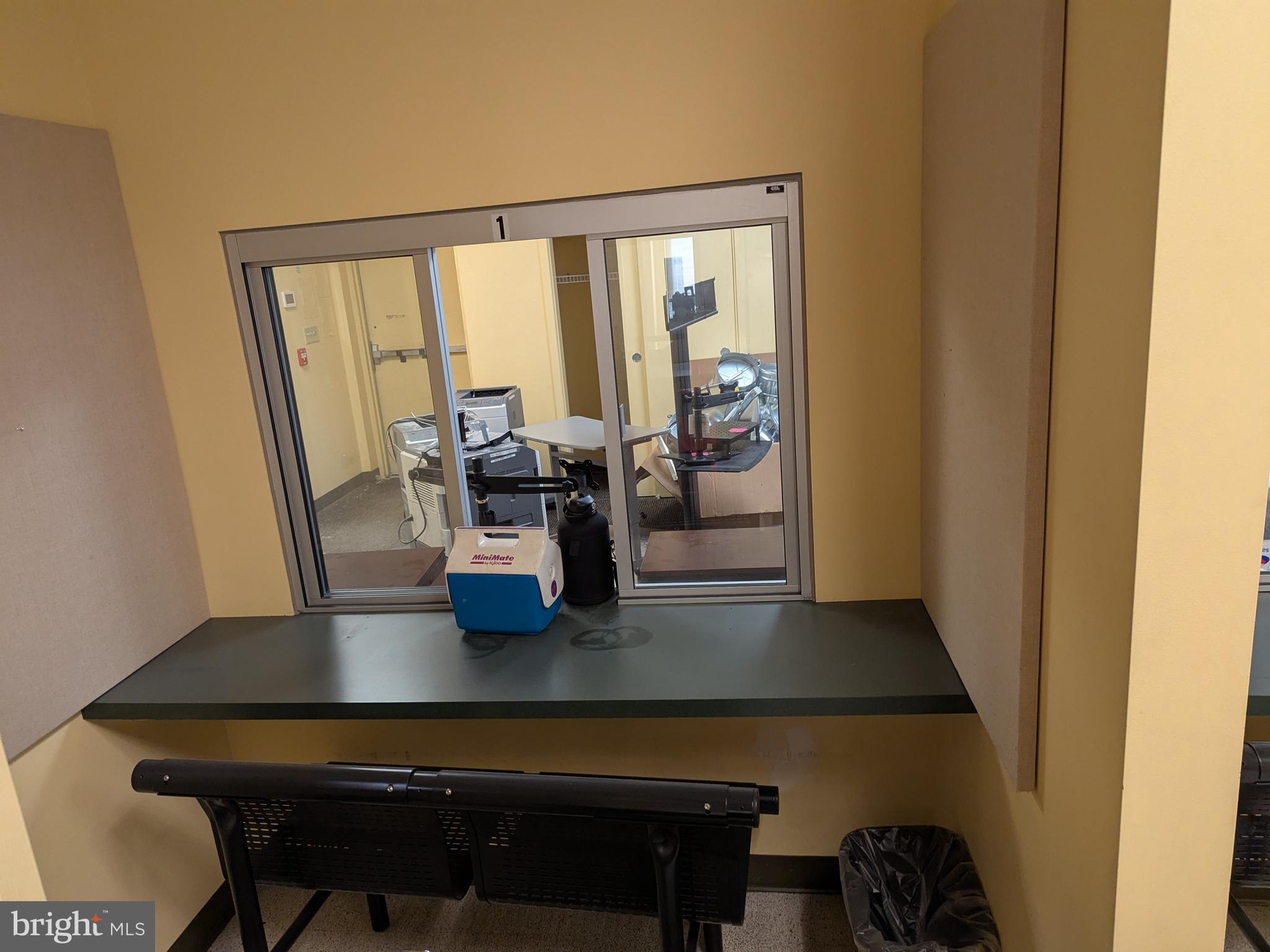 MERIDIAN POINTE - Commercial Lease