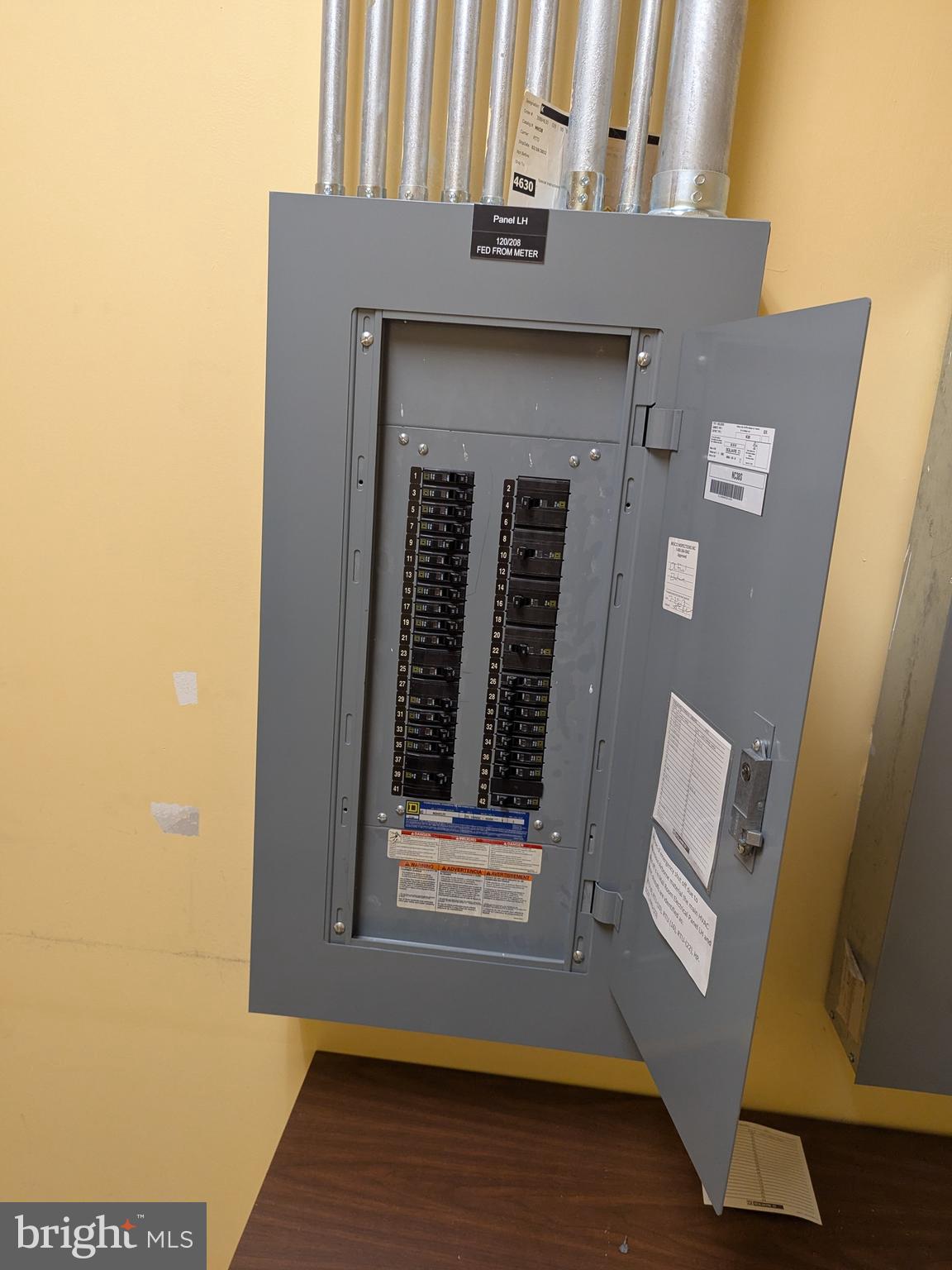 MERIDIAN POINTE - Commercial Lease