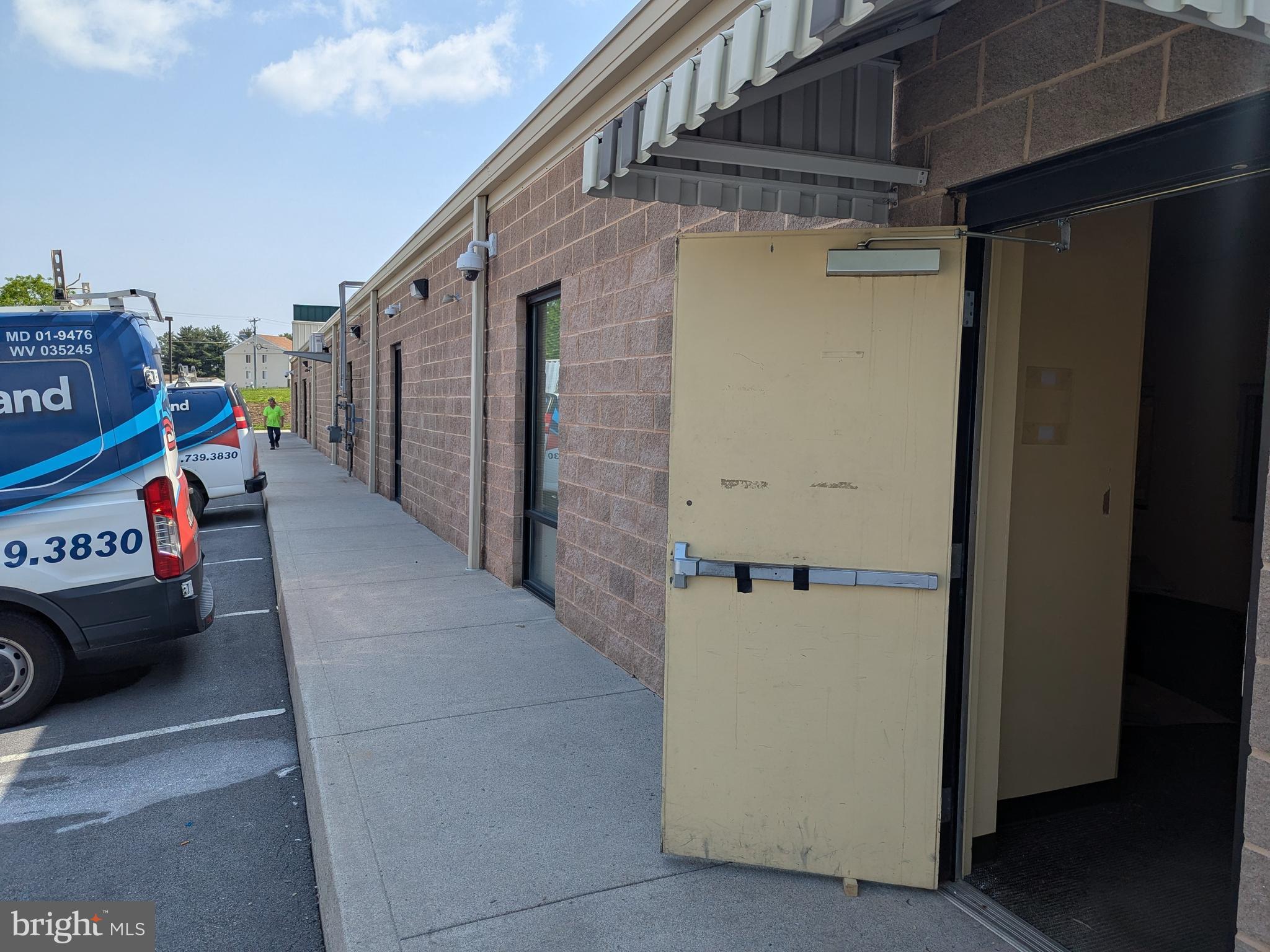 MERIDIAN POINTE - Commercial Lease