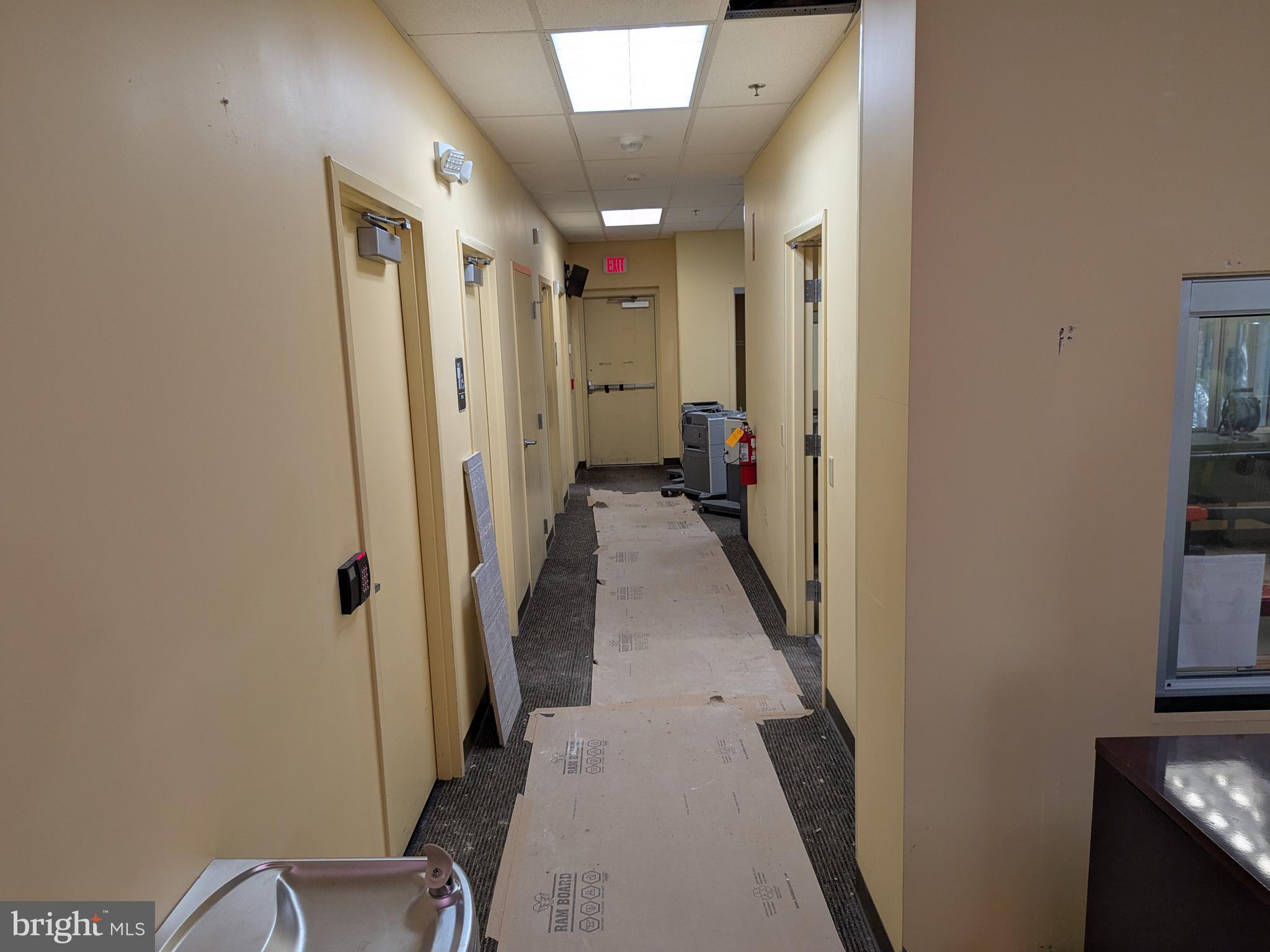 MERIDIAN POINTE - Commercial Lease