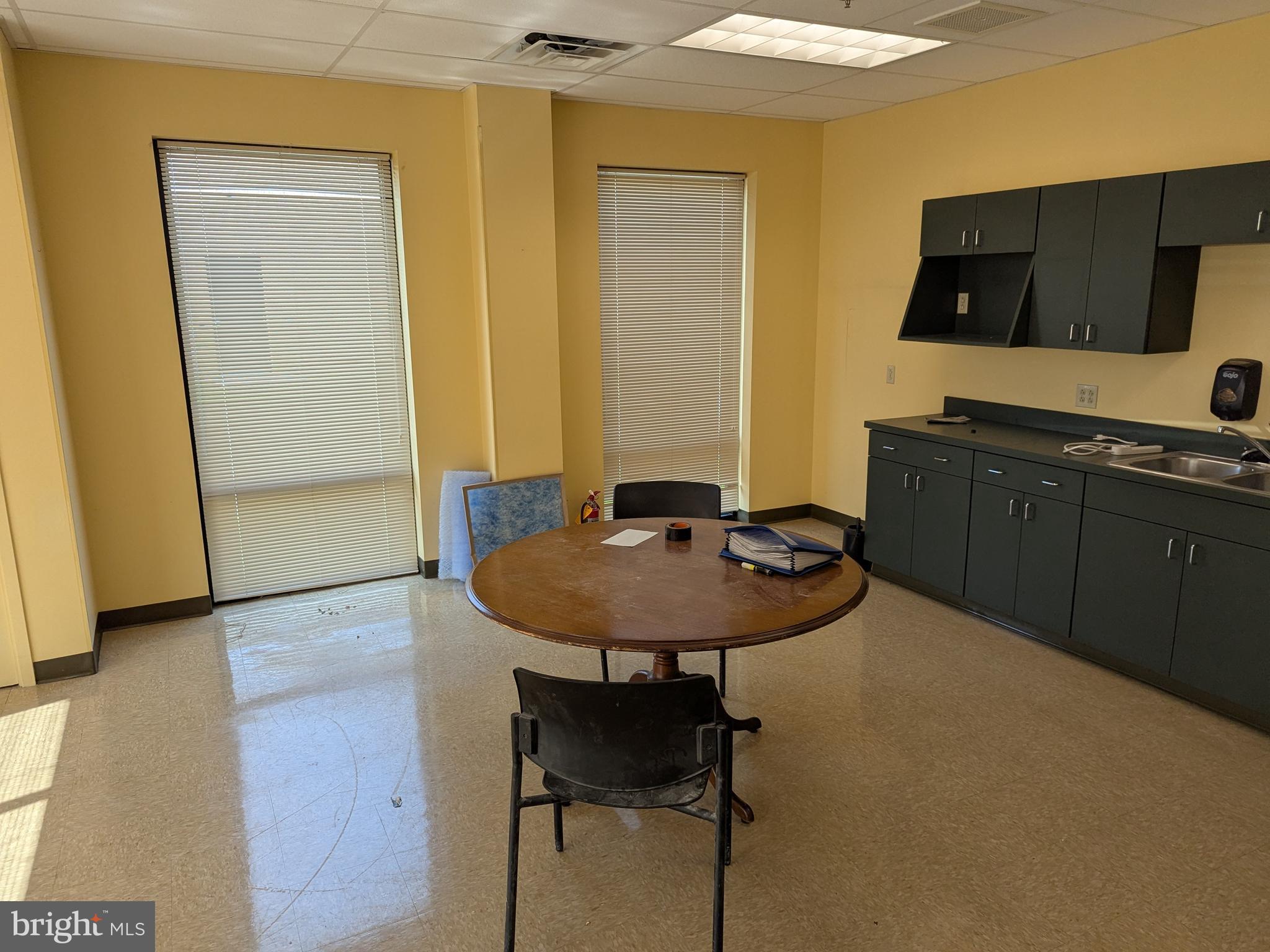 MERIDIAN POINTE - Commercial Lease