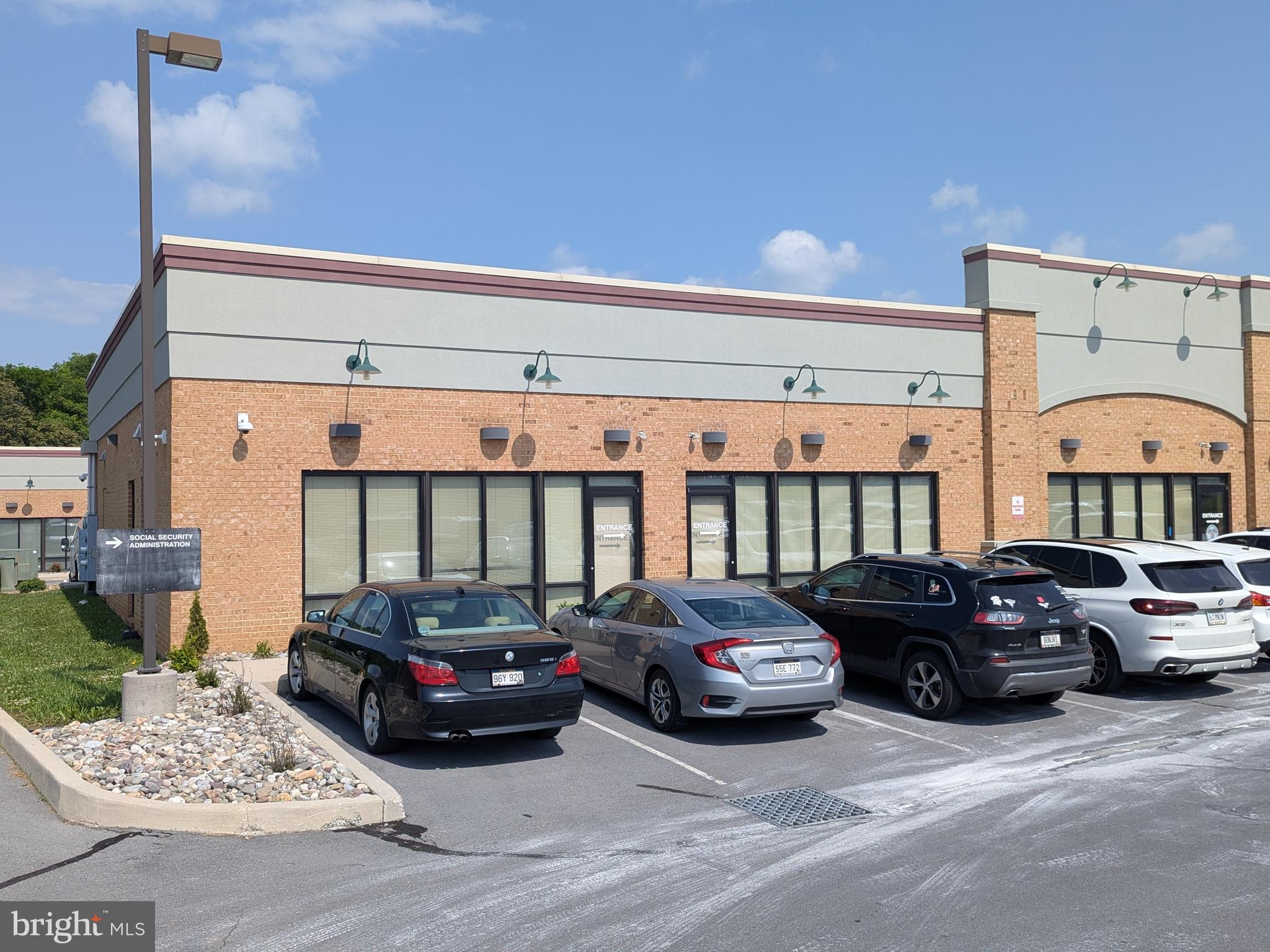 MERIDIAN POINTE - Commercial Lease