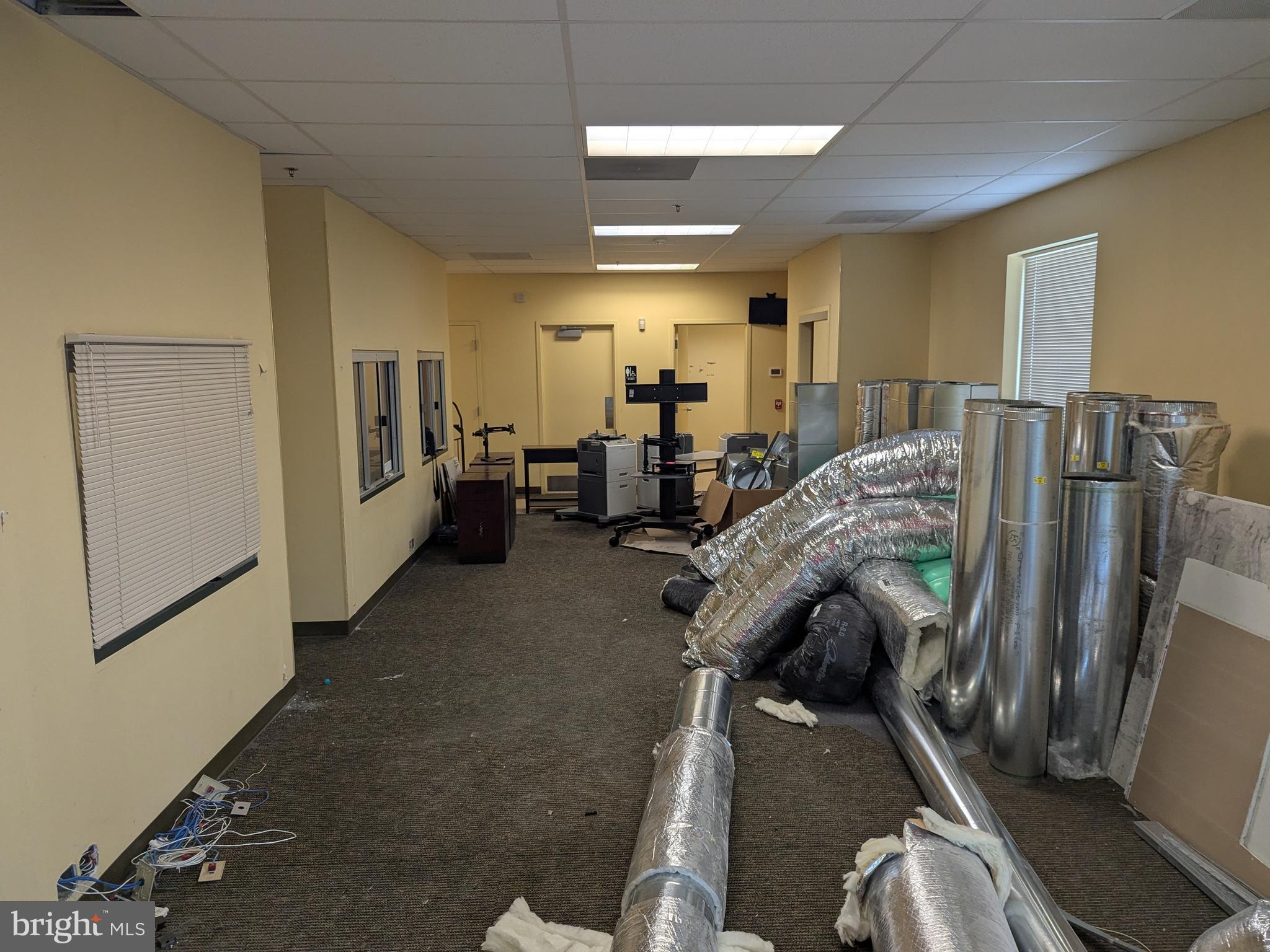 MERIDIAN POINTE - Commercial Lease