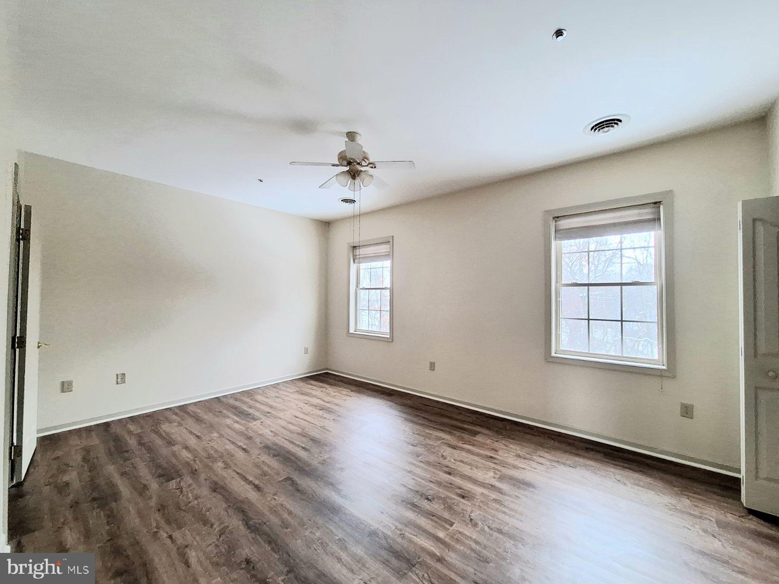 MEADOWVIEW VILLAGE - Residential