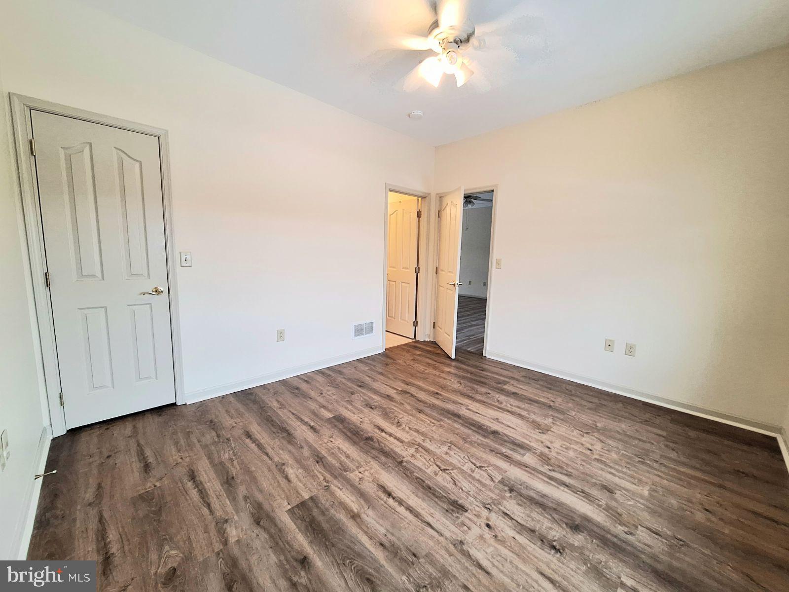 MEADOWVIEW VILLAGE - Residential