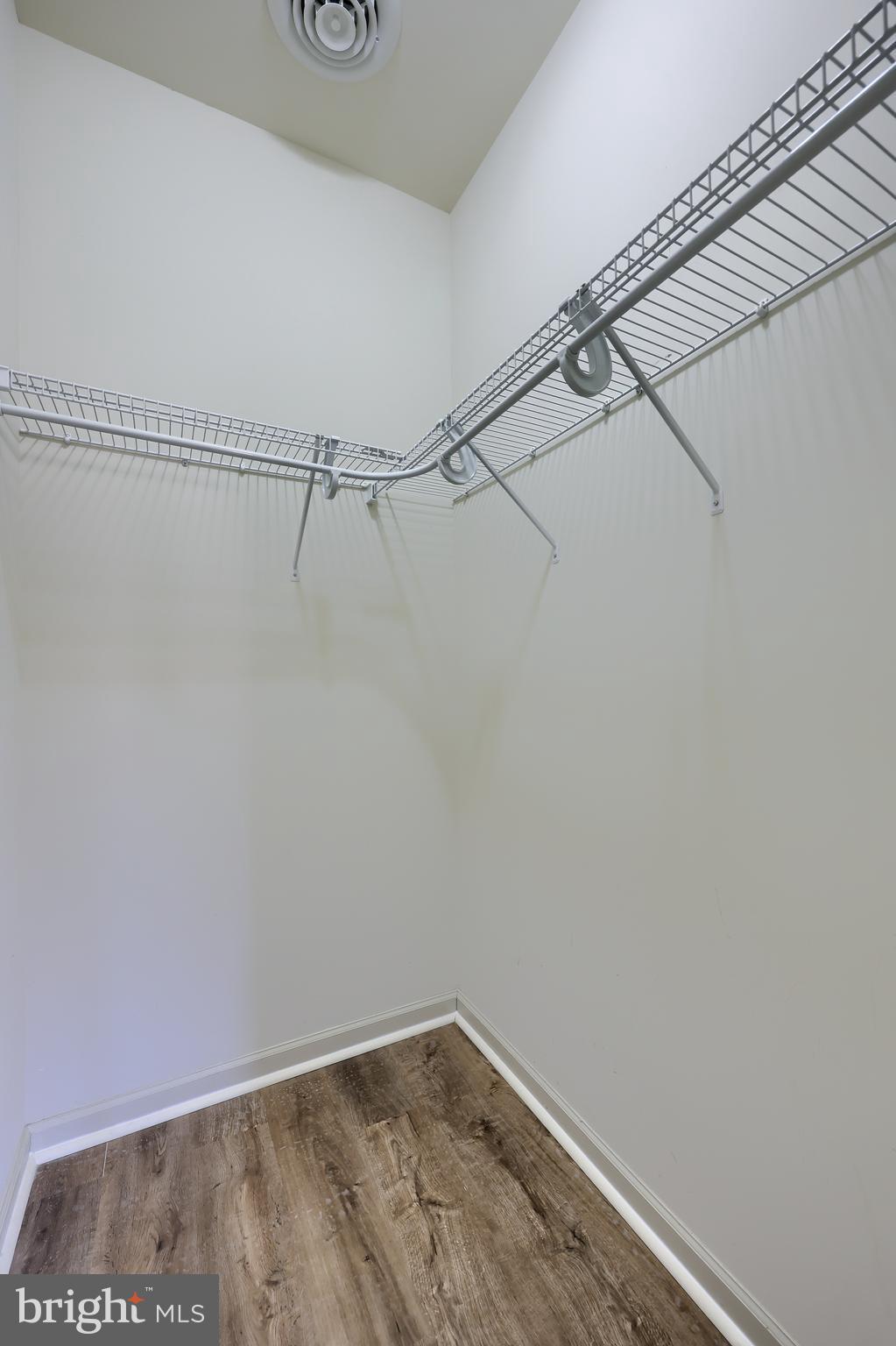 MEADOWVIEW VILLAGE - Residential