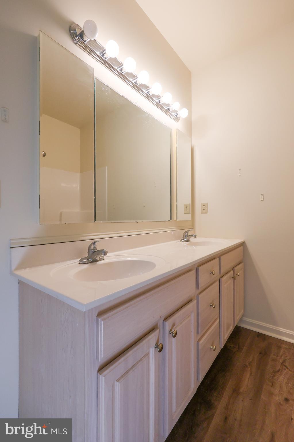 MEADOWVIEW VILLAGE - Residential