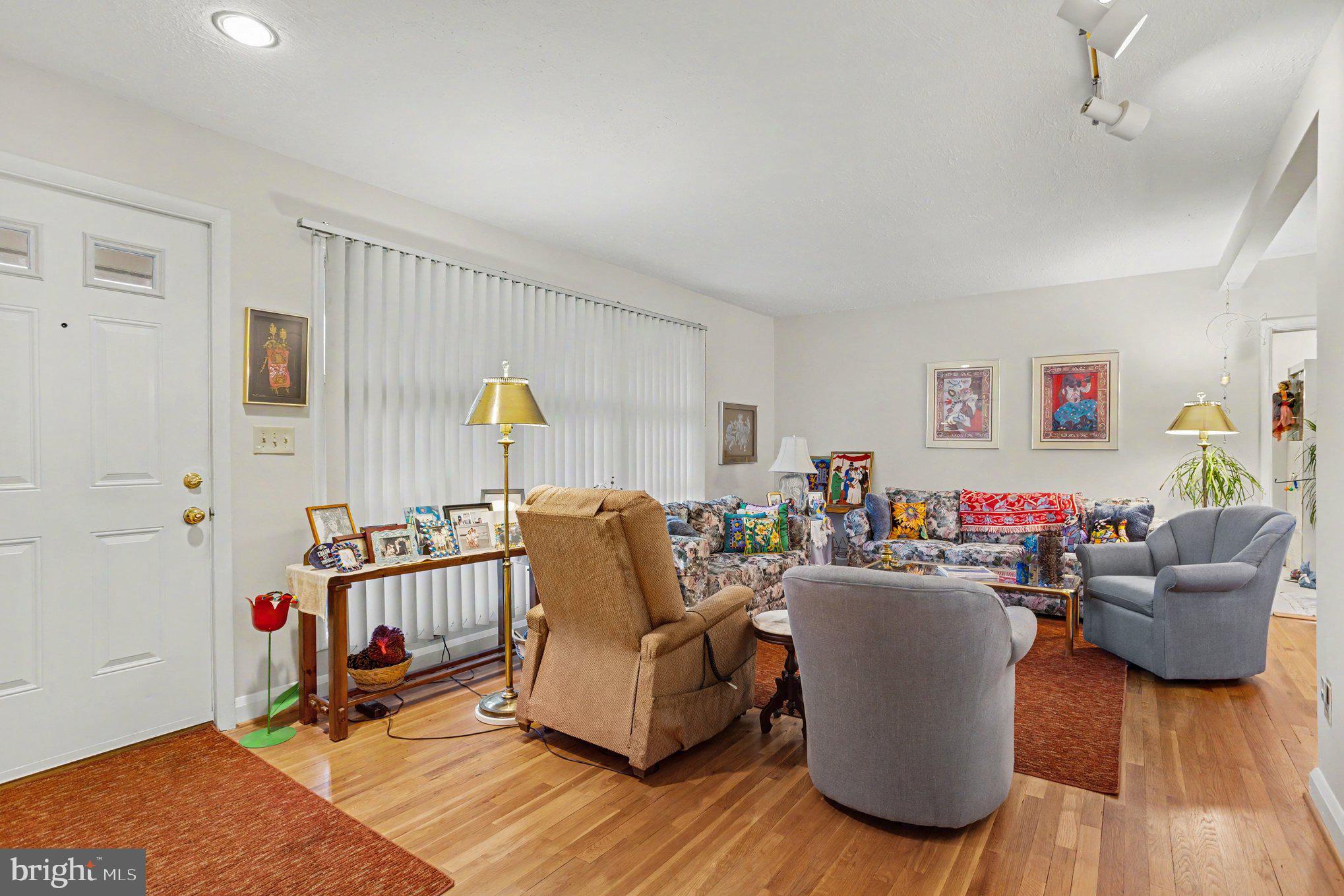 6812 NAVAJO DRIVE