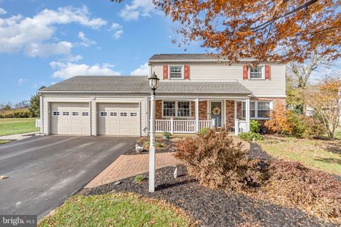 Photo of 430 Orchard Road, MOUNT JOY, PA 17552 (MLS # PALA2079660)
