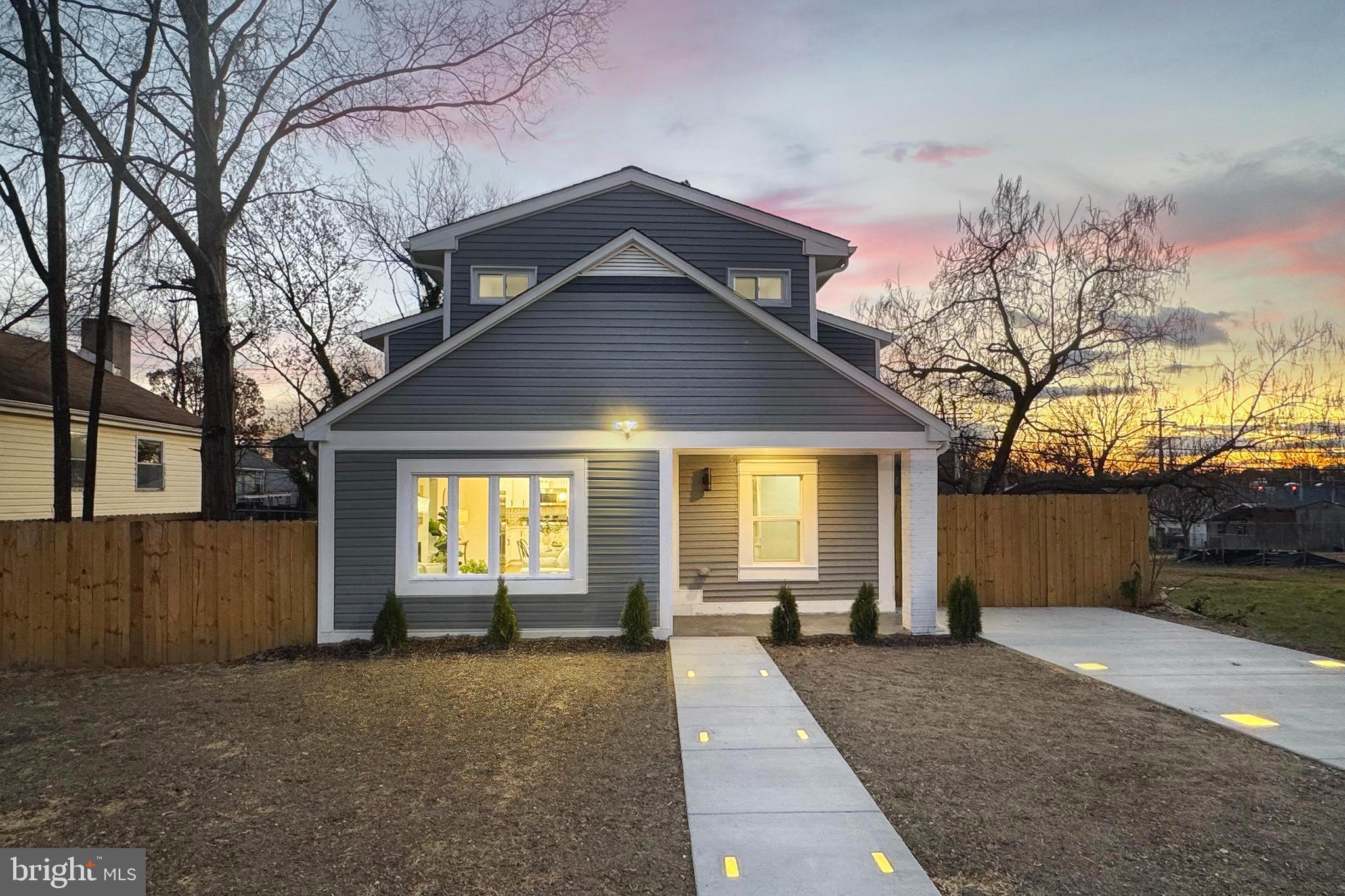 1009 VERONICA AVENUE