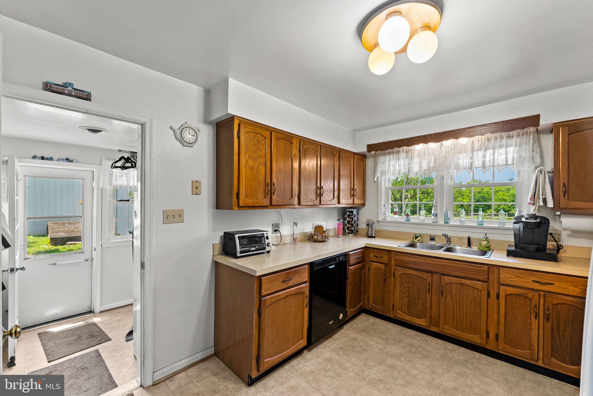 18030 Bel Pre Rd, Culpeper, VA, 22701, USA, 3 Bedrooms Bedrooms, ,2 BathroomsBathrooms,Residential,Active,18030 Bel Pre Rd,VACU2014104