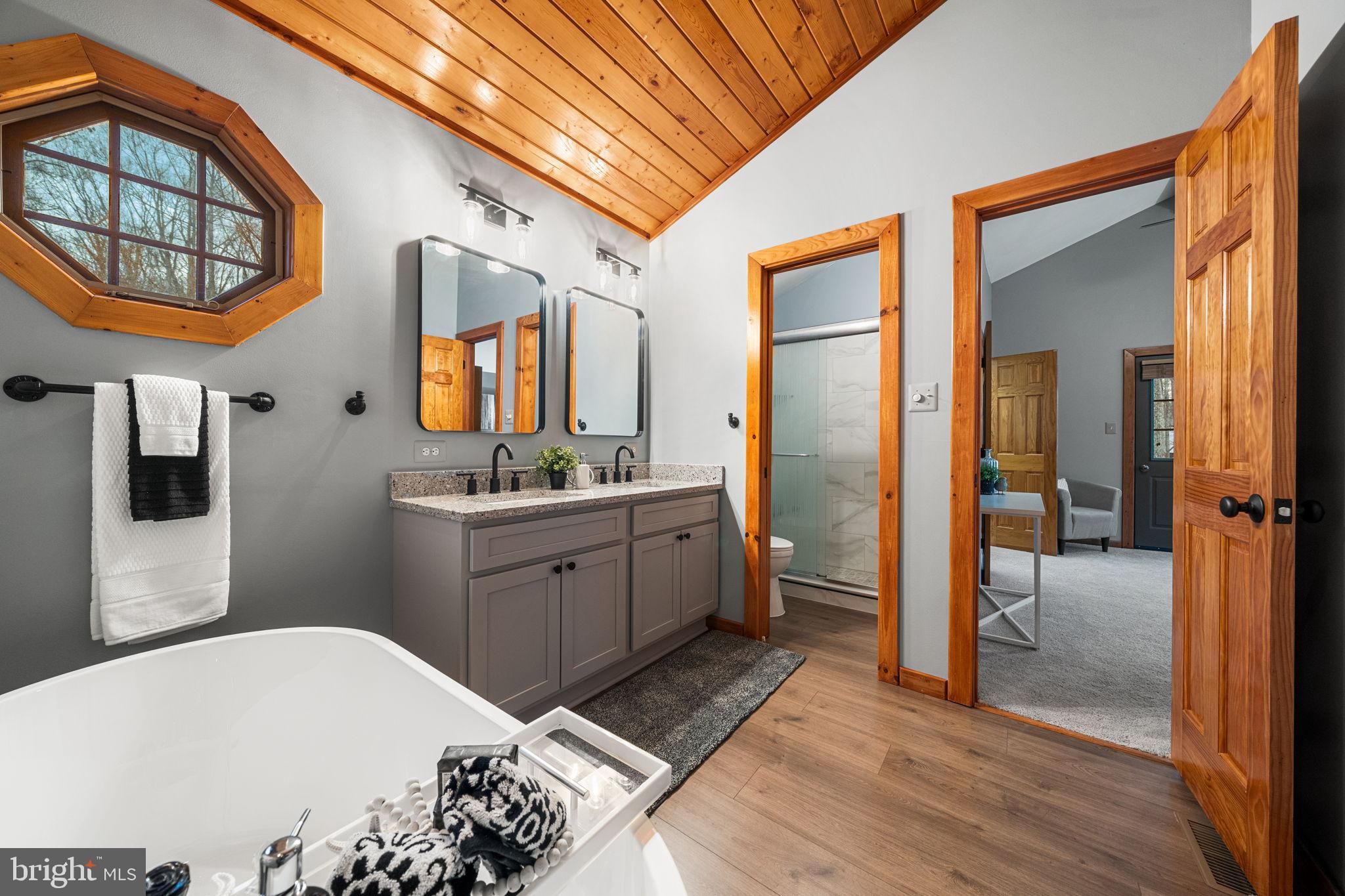 WATERFALL VILLAGE - Residential