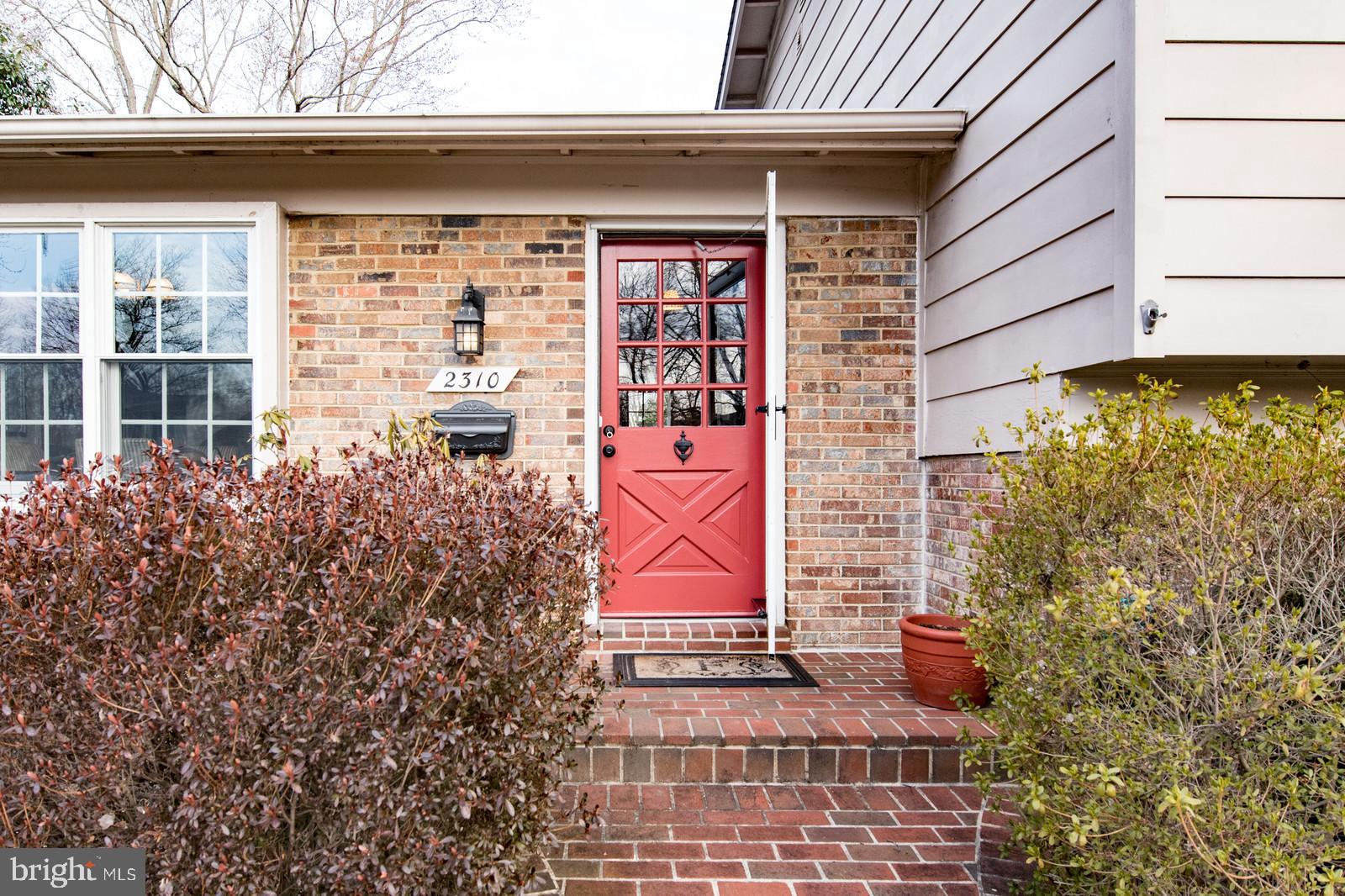 WILLIAMSBURG MANOR NORTH - Residential