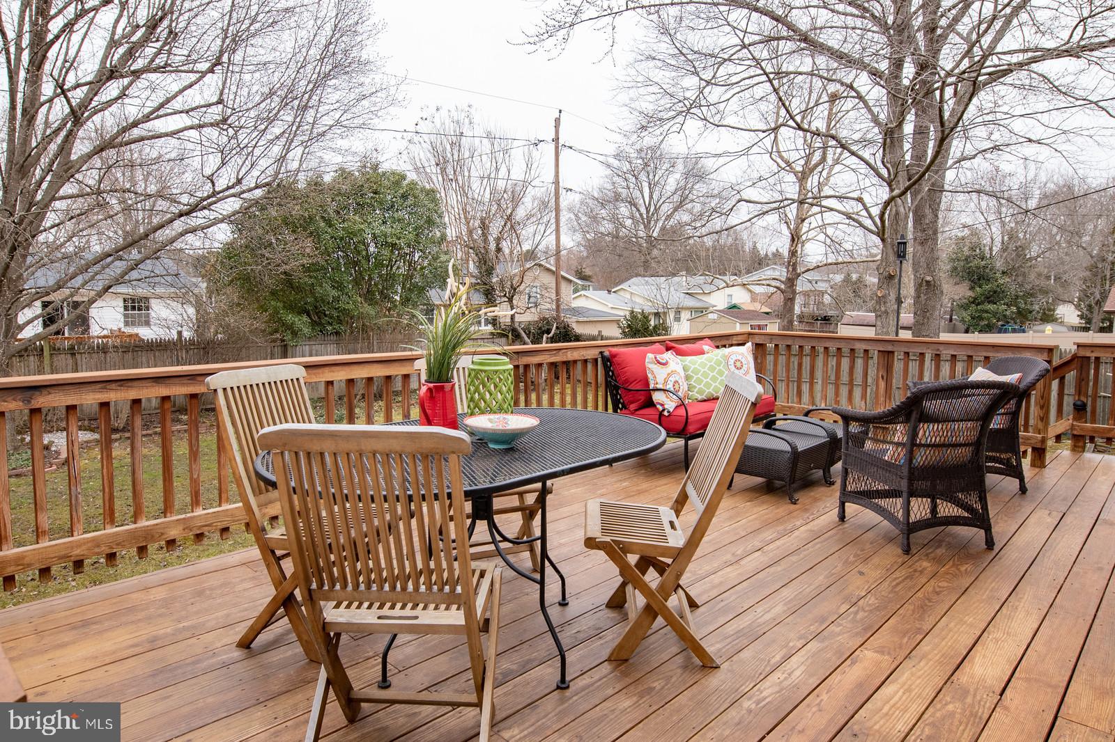 WILLIAMSBURG MANOR NORTH - Residential