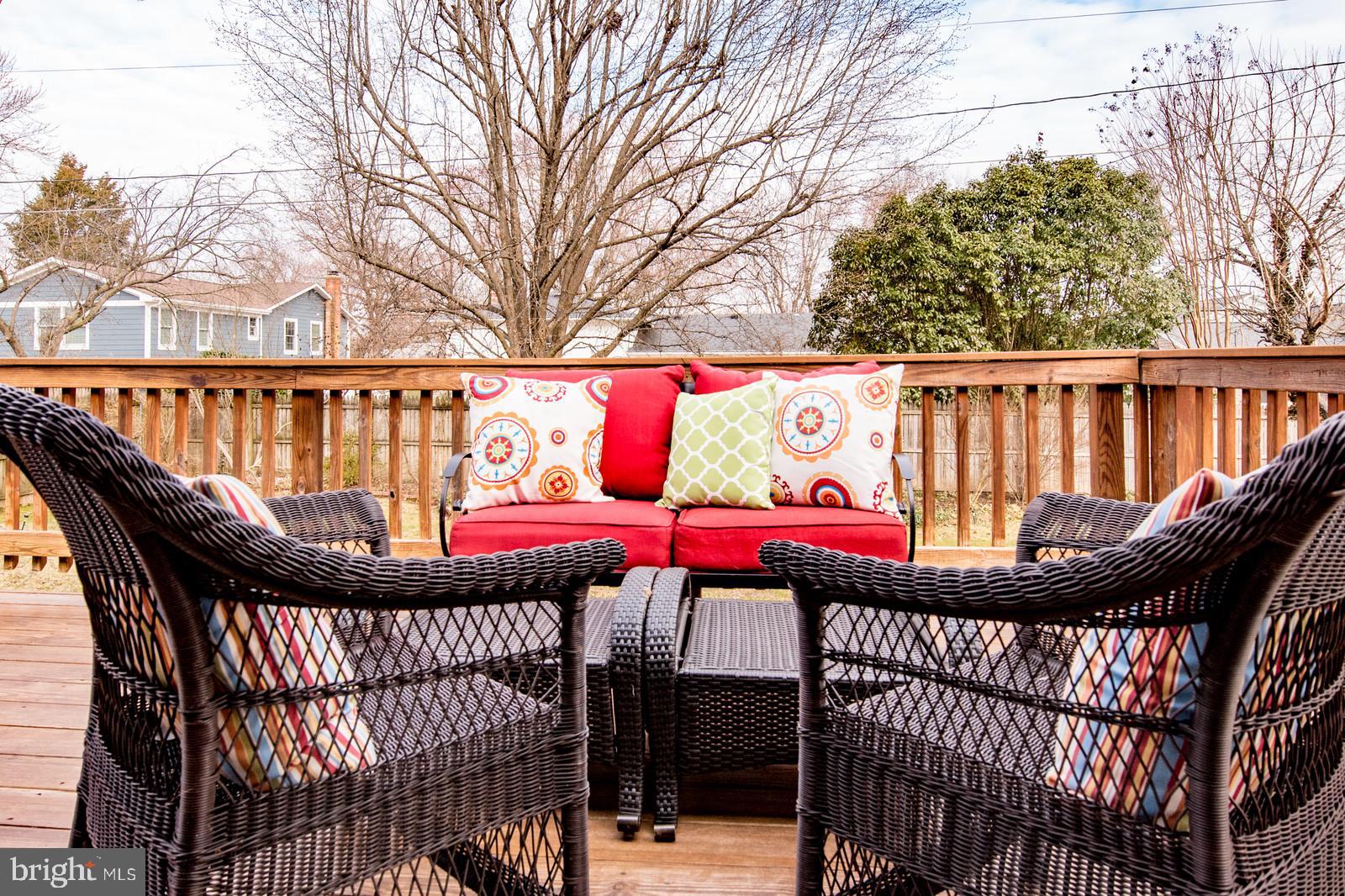 WILLIAMSBURG MANOR NORTH - Residential