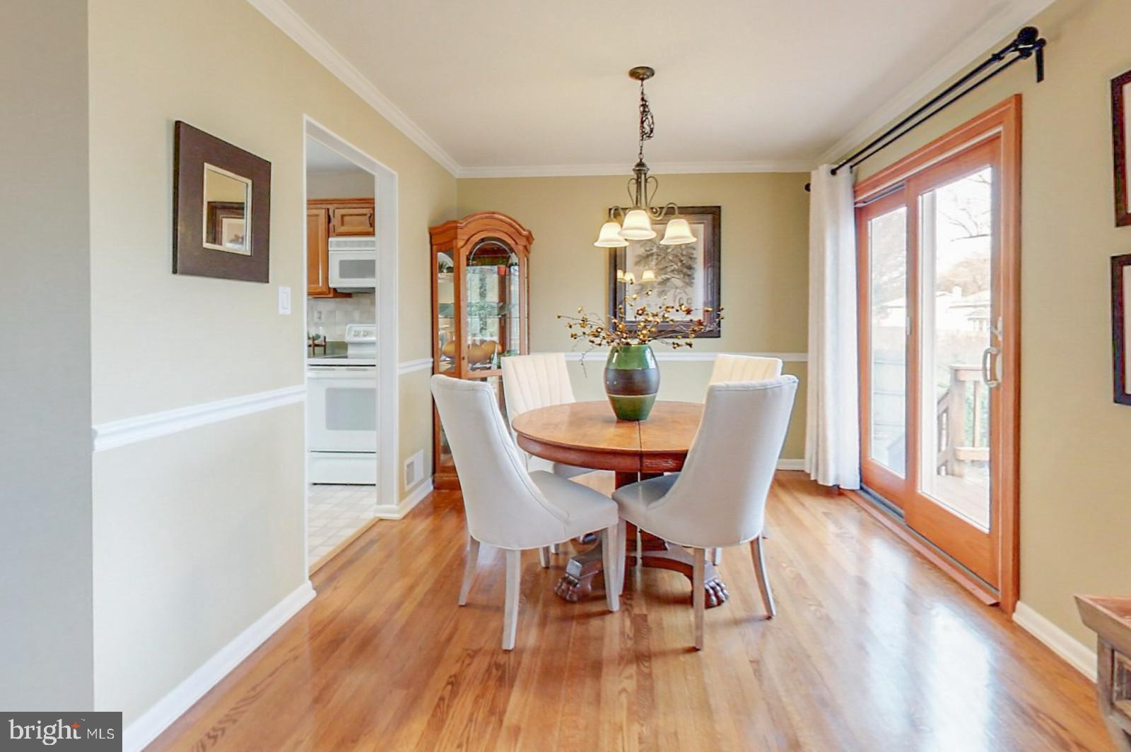 WILLIAMSBURG MANOR NORTH - Residential