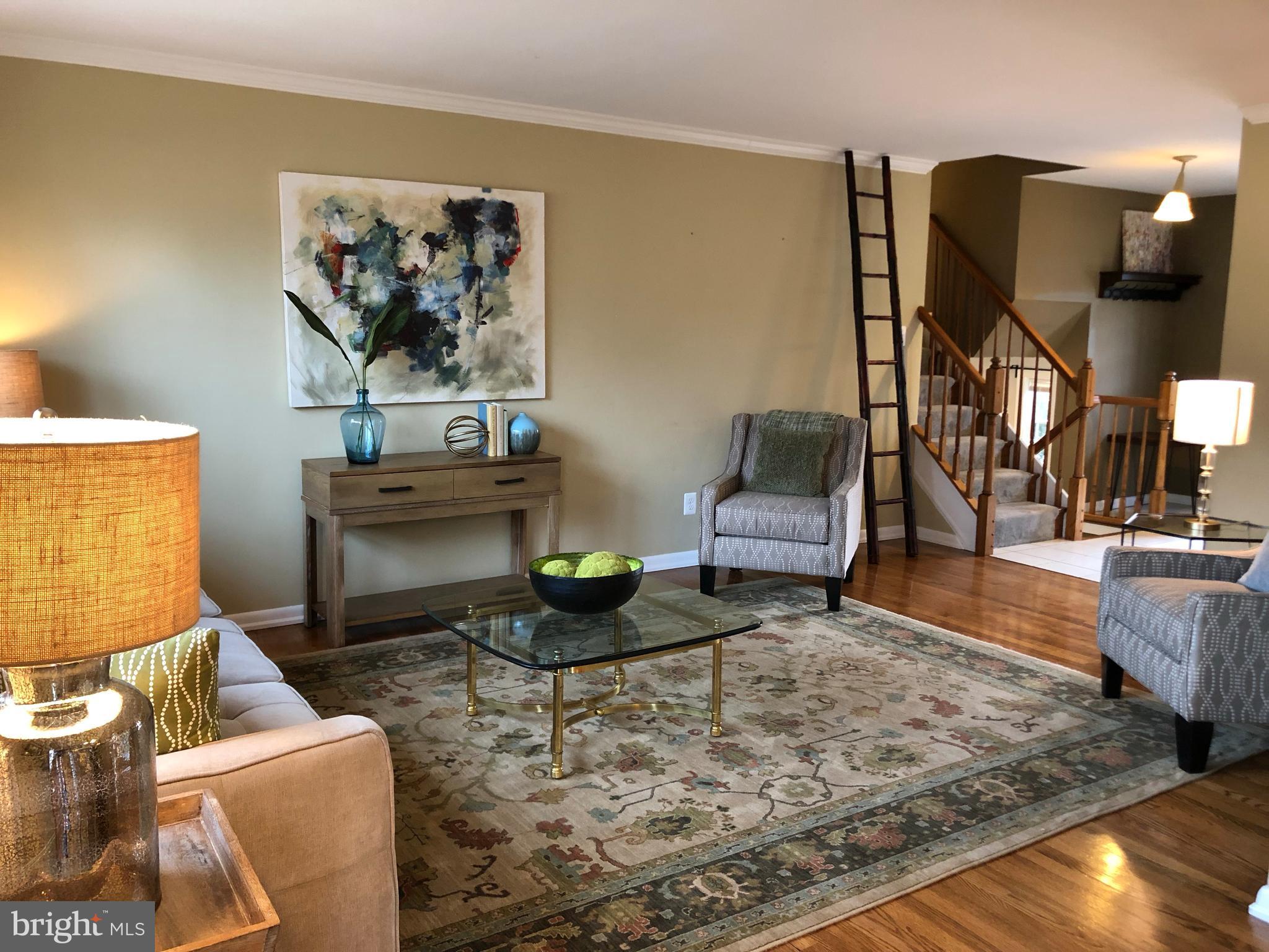 WILLIAMSBURG MANOR NORTH - Residential