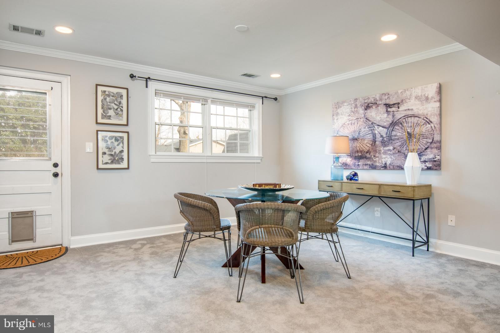 WILLIAMSBURG MANOR NORTH - Residential