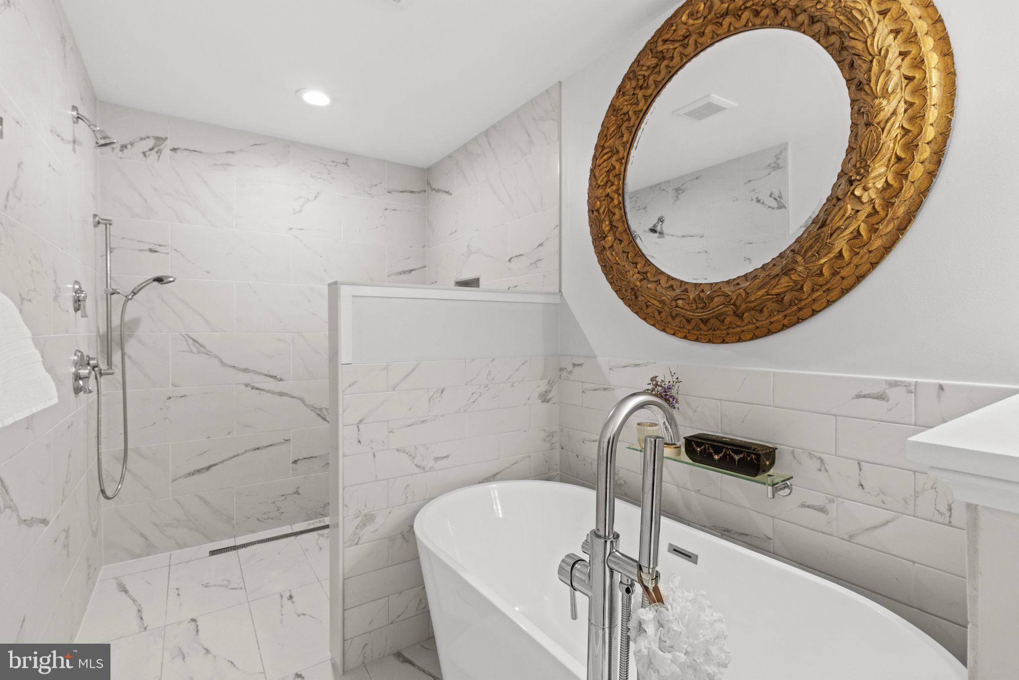 PENDENNIS MOUNT - Residential