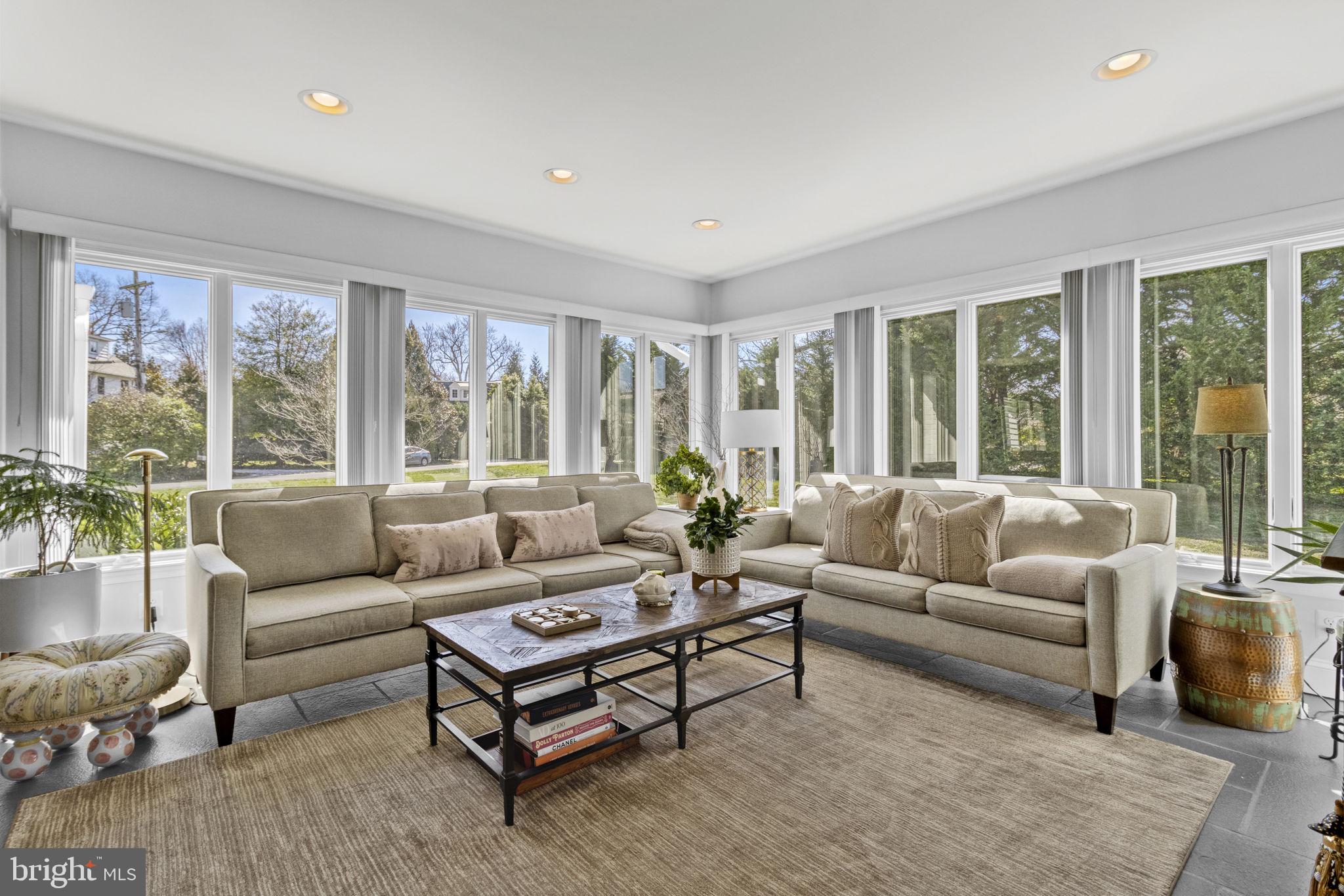 PENDENNIS MOUNT - Residential