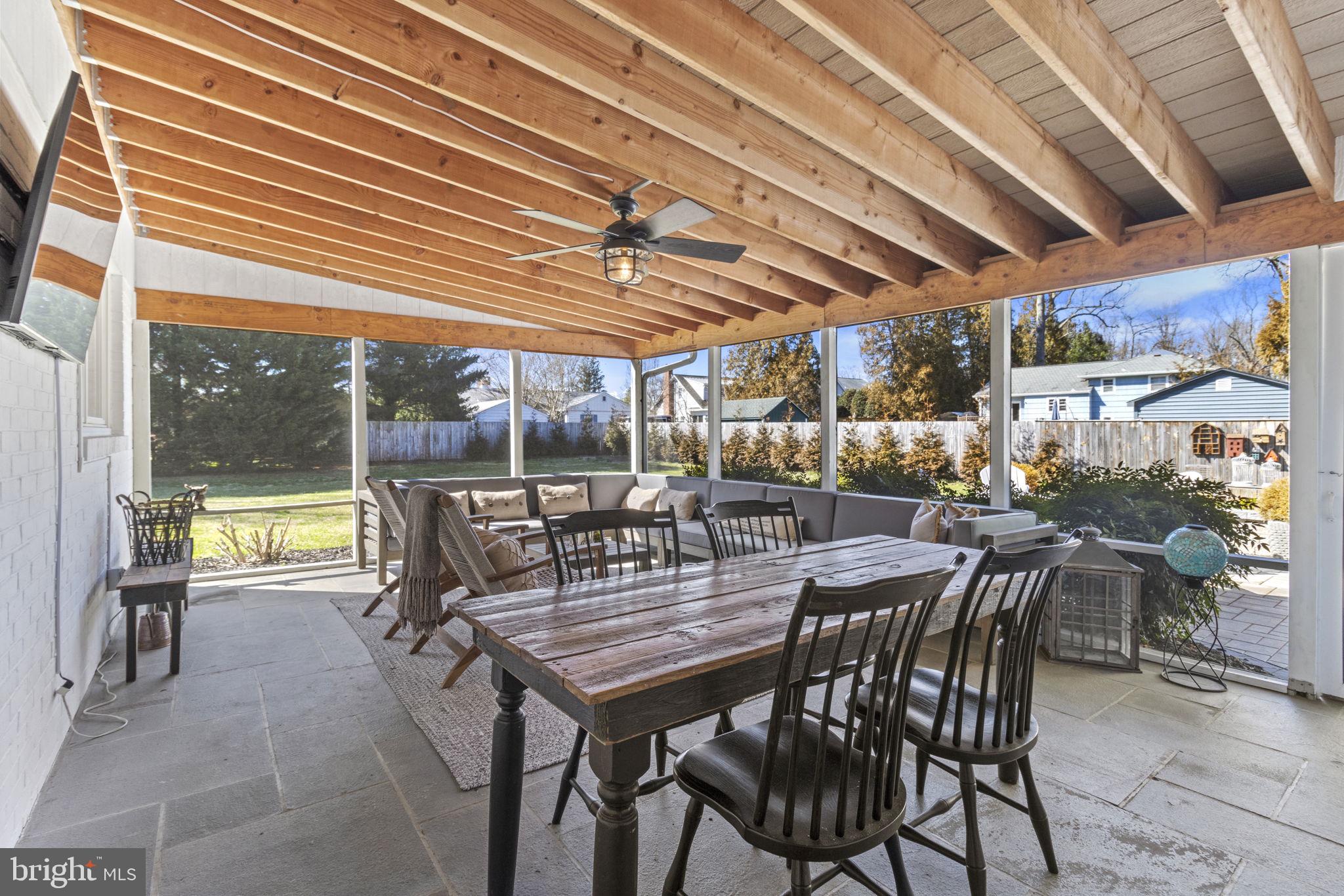 PENDENNIS MOUNT - Residential