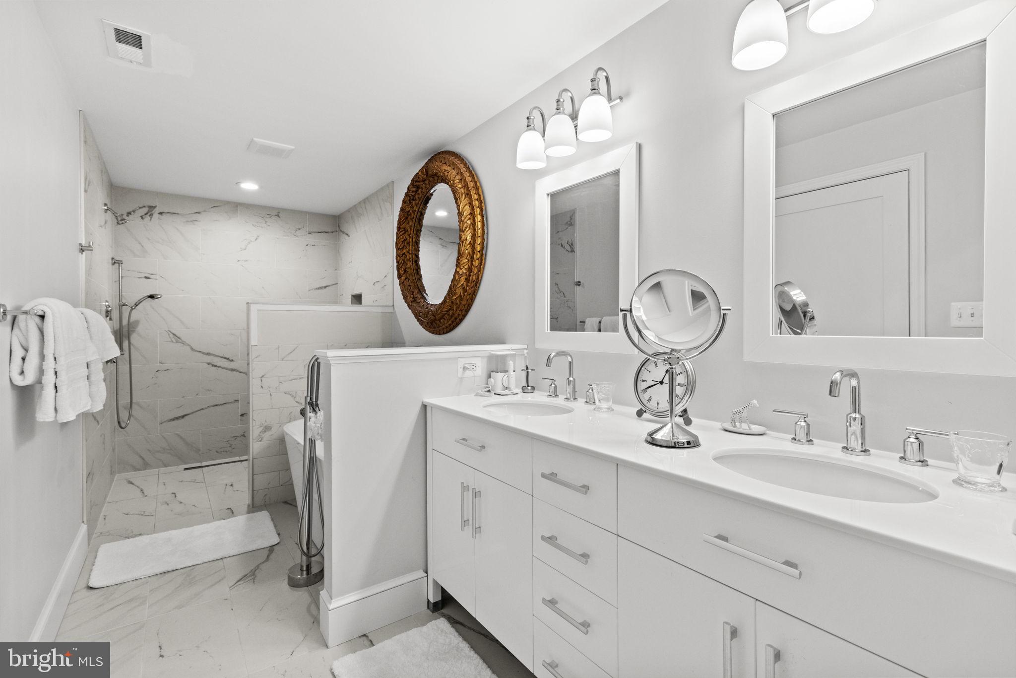 PENDENNIS MOUNT - Residential