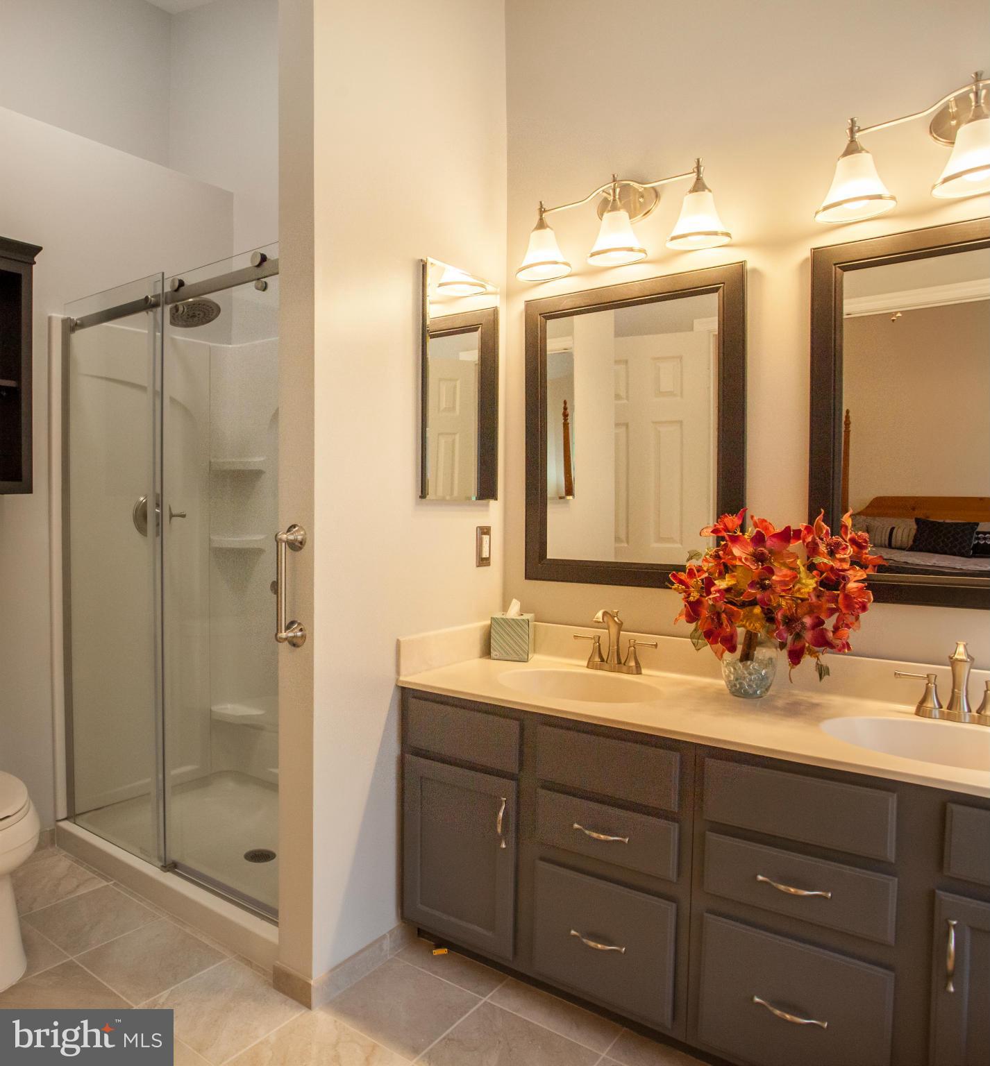 LAKECREST - Residential