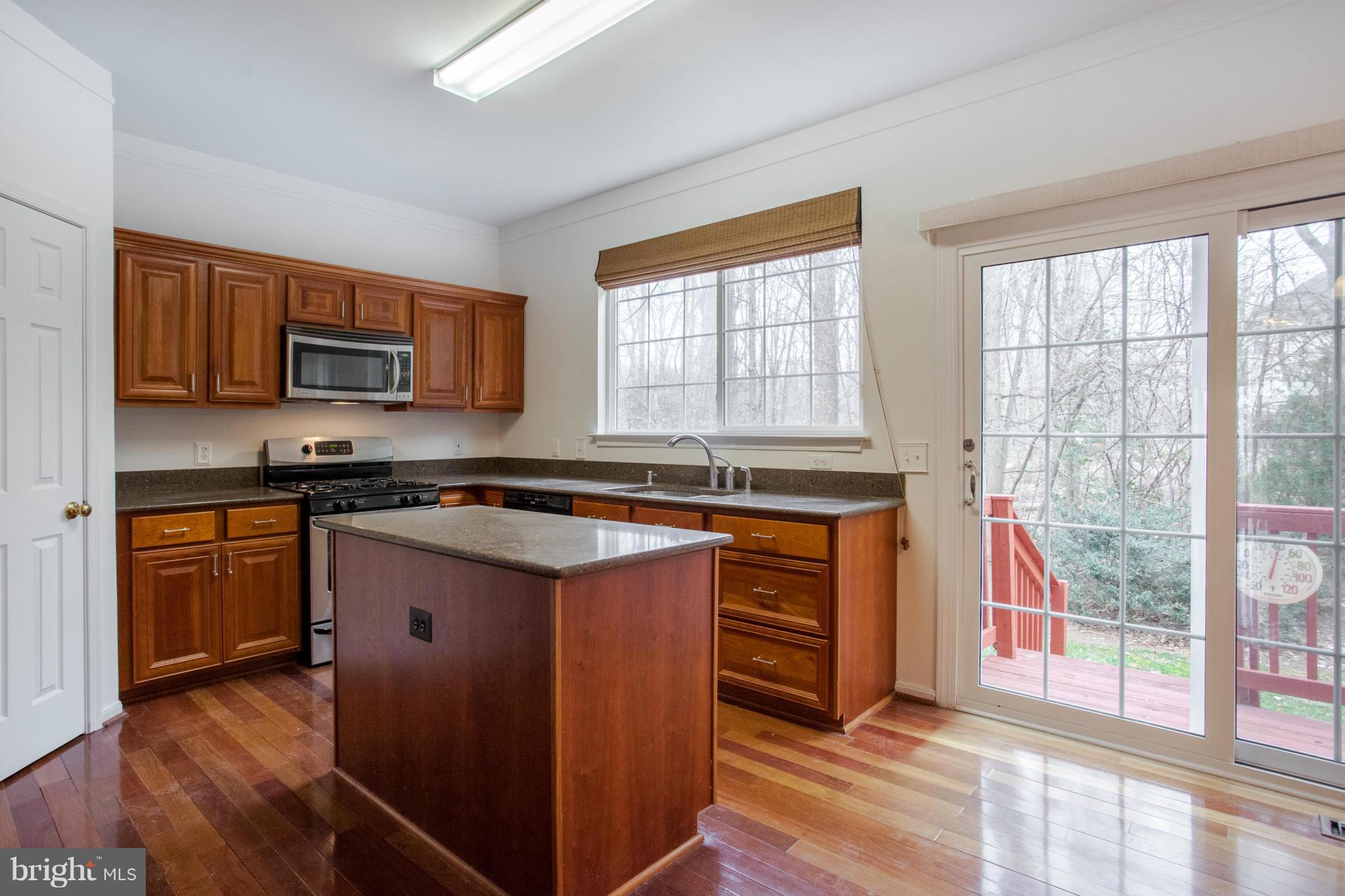 LAKECREST - Residential