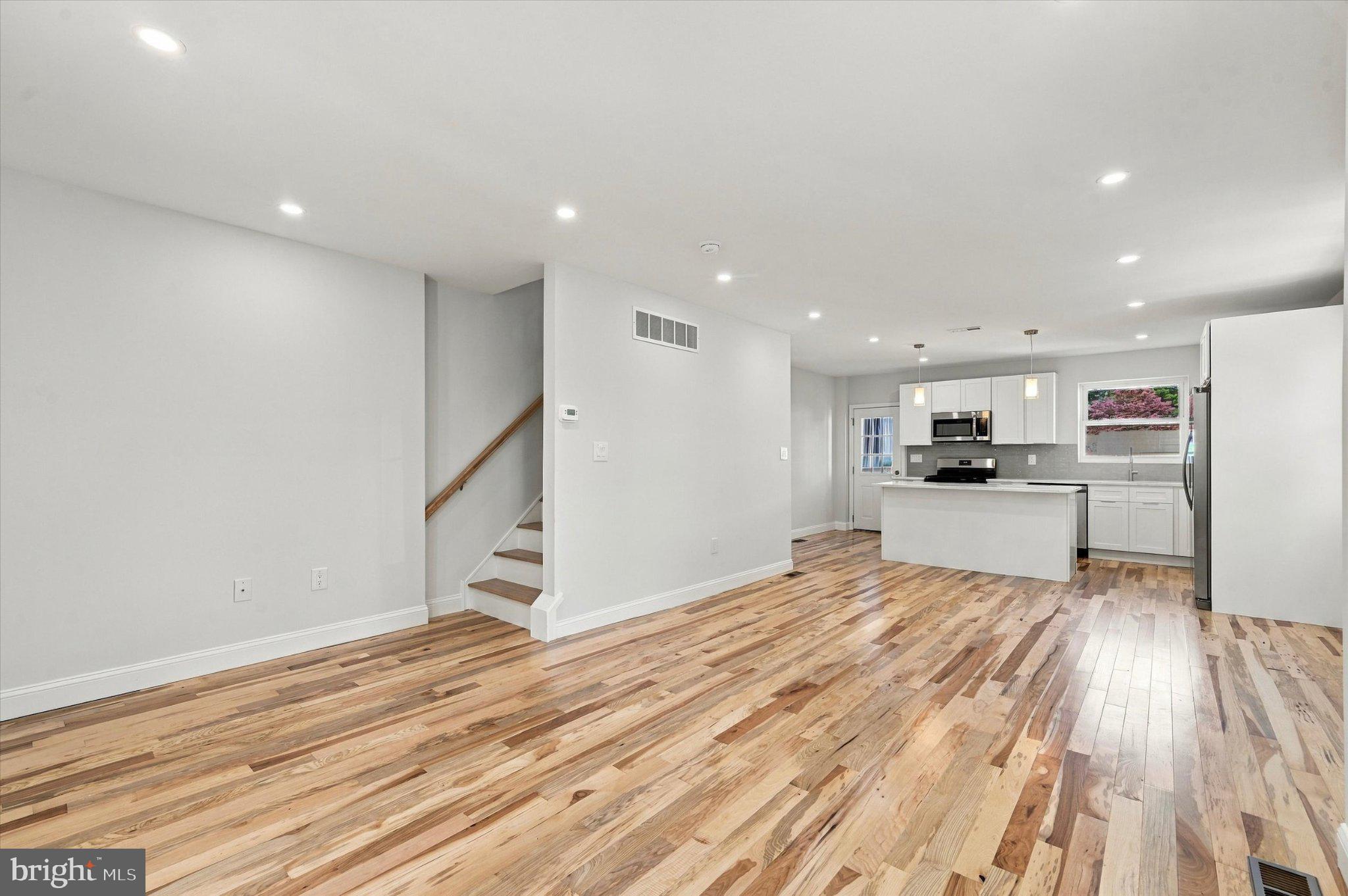 4709 WOODLAND AVENUE
