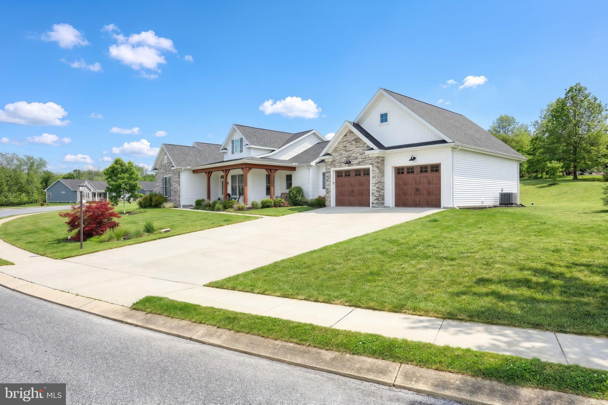 255 ONYX ROAD