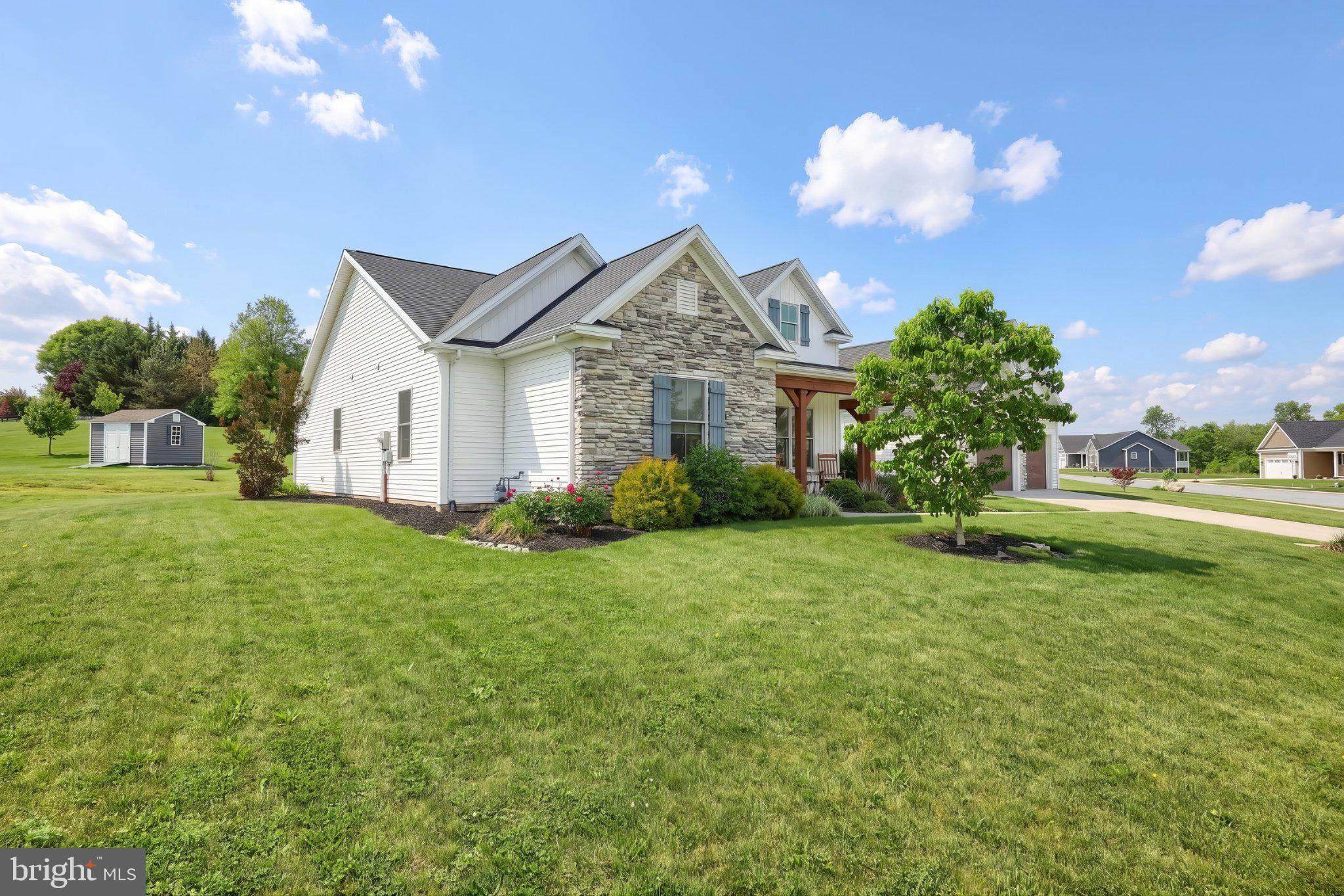 255 ONYX ROAD