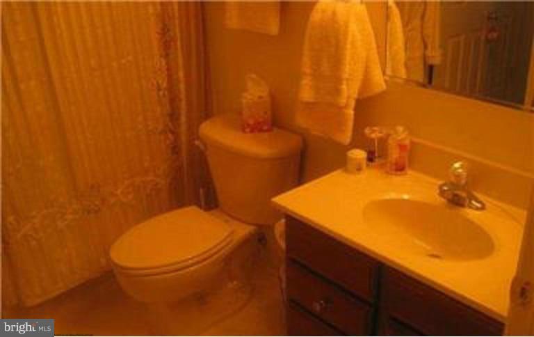 CROFTON MANOR - Residential Lease