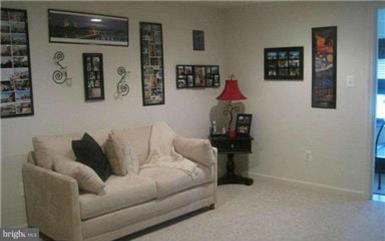 CROFTON MANOR - Residential Lease