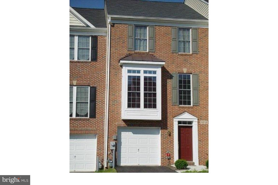 CROFTON MANOR - Residential Lease