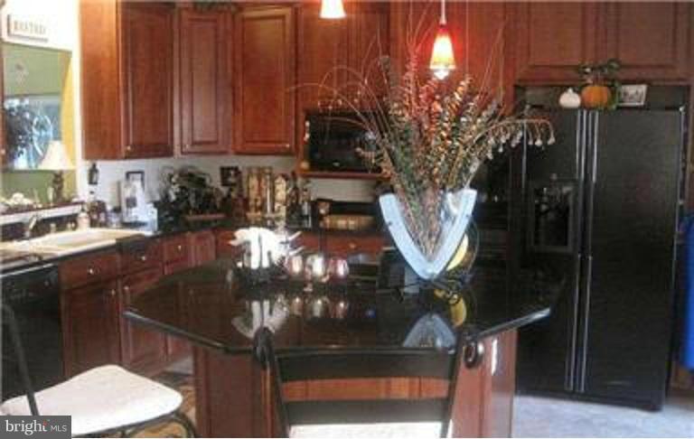 CROFTON MANOR - Residential Lease