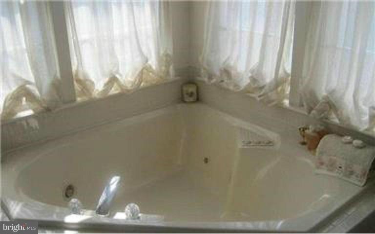 CROFTON MANOR - Residential Lease