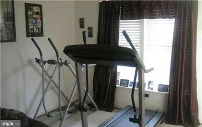 CROFTON MANOR - Residential Lease