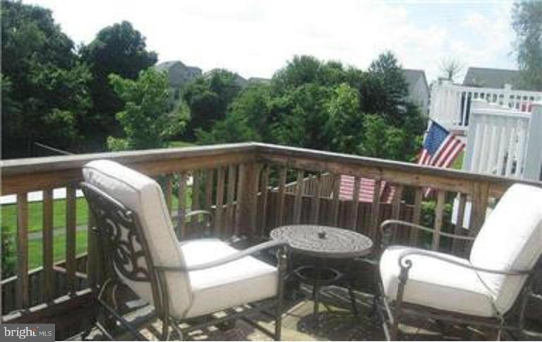 CROFTON MANOR - Residential Lease