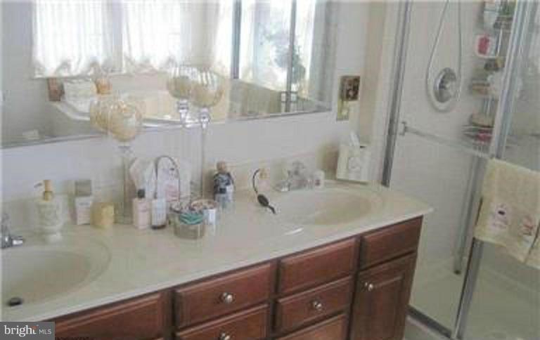 CROFTON MANOR - Residential Lease