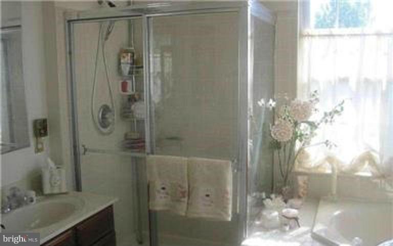 CROFTON MANOR - Residential Lease