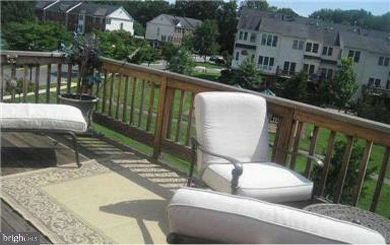 CROFTON MANOR - Residential Lease