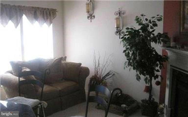 CROFTON MANOR - Residential Lease